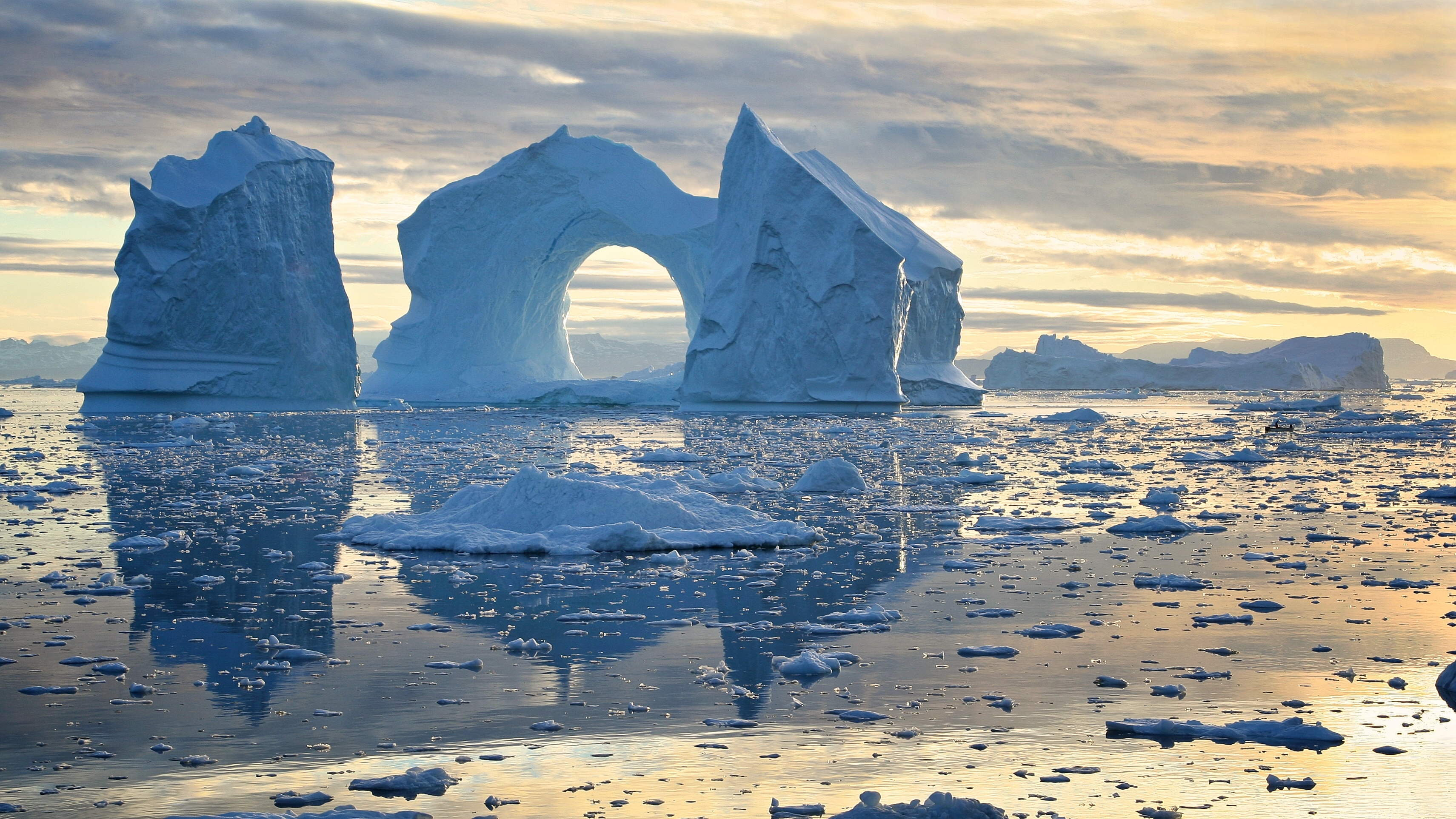 Обои залив, гренландия, айсберги, залив диско, bay, greenland, icebergs, disko bay разрешение 3422x1926 Загрузить