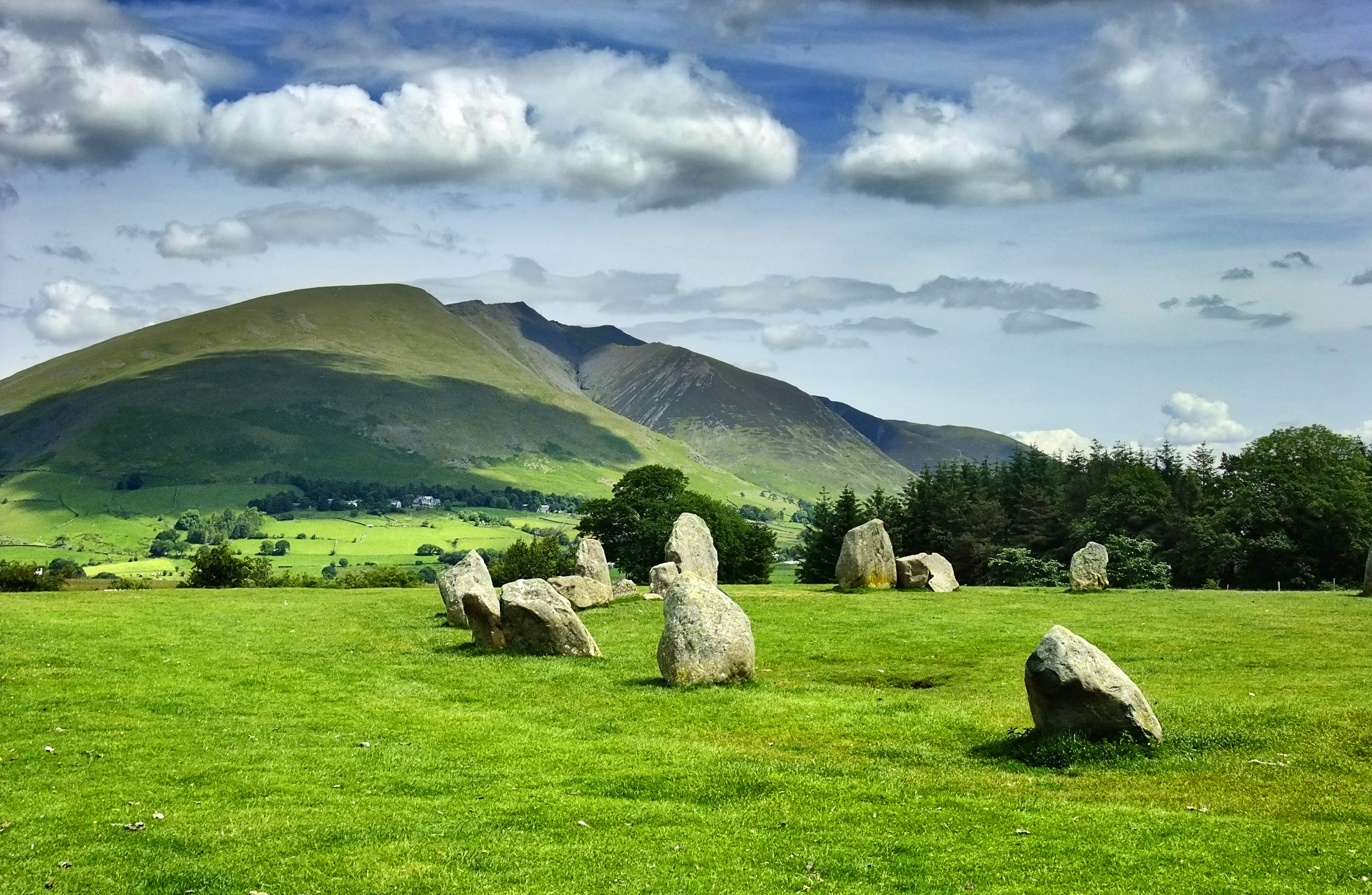 Холм с камнями в Шотландии