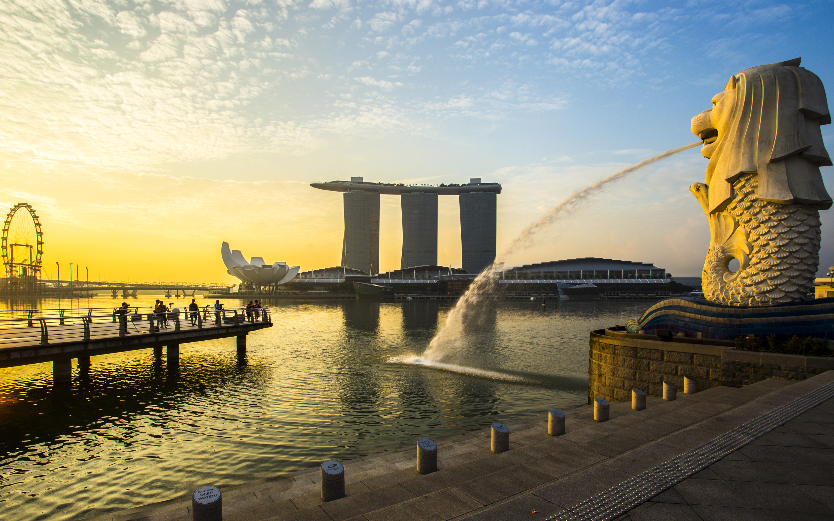 Обои восход, город, фонтан, сингапур, парк мерлион, sunrise, the city, fountain, singapore, merlion park разрешение 2880x1800 Загрузить