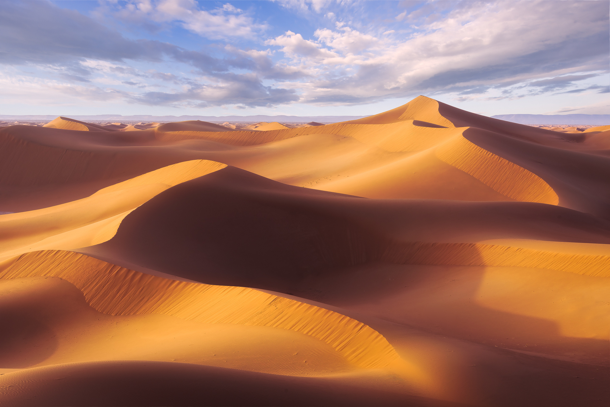 Desert dreams. Барханы и дюны. Барханы Пески пустыня. Пустыни Йемена Барханы. Бархан Сарыкум.