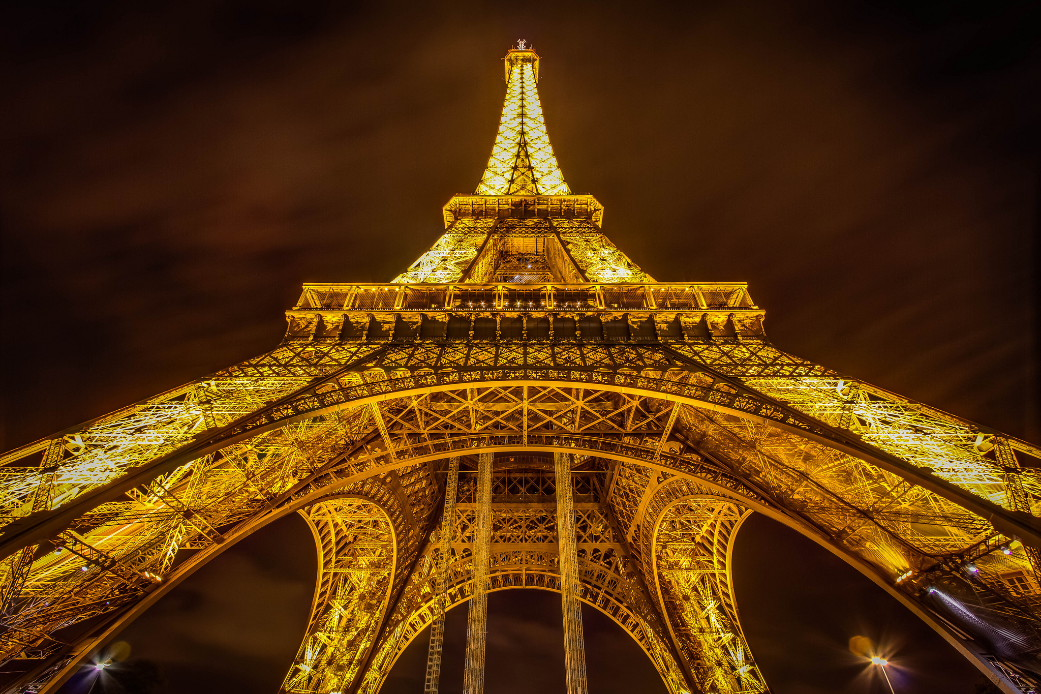 Обои ночь, париж, франция, эйфелева башня, эйфелева башня, night, paris, france, eiffel tower разрешение 2048x1365 Загрузить