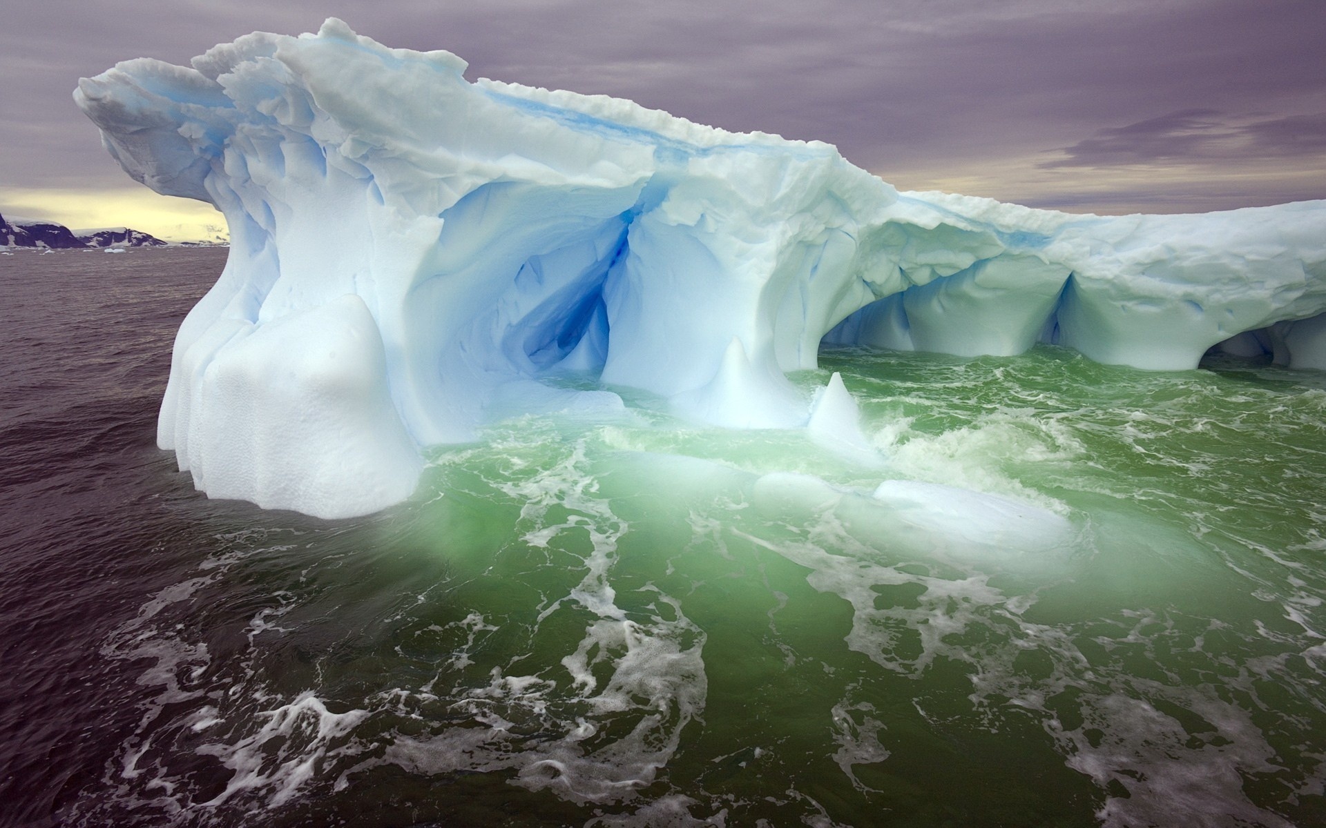 Обои вода, айсберг, холод, пена, льдина, water, iceberg, cold, foam, floe разрешение 1920x1200 Загрузить