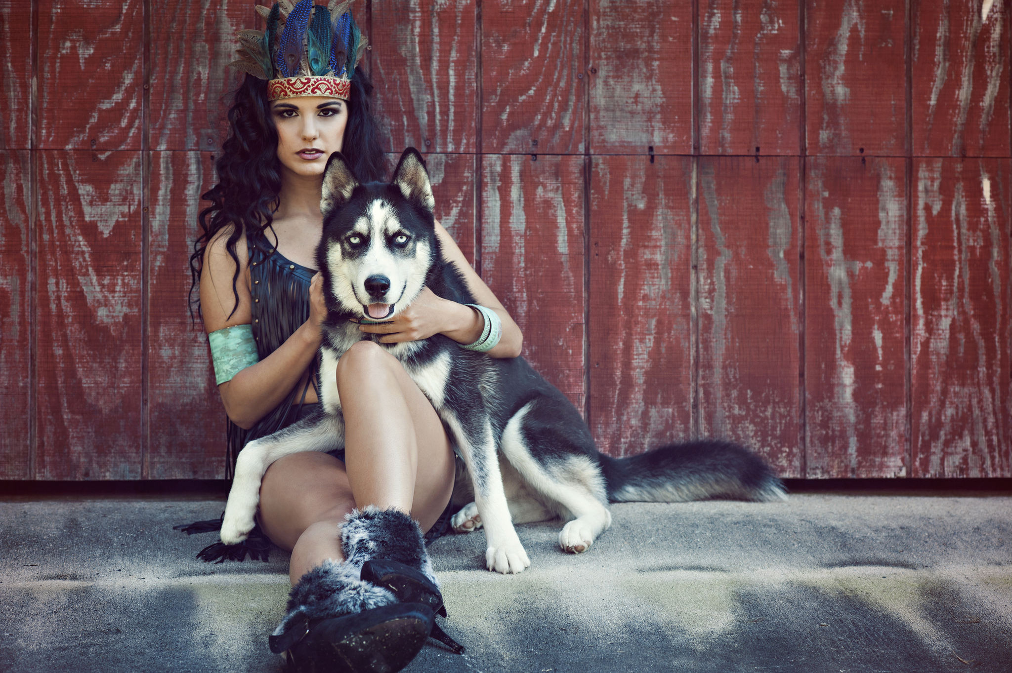 Girl and dog. Одри хаски модель. Девушка и хаски. Девушка с собакой. Фотосессия с собакой.