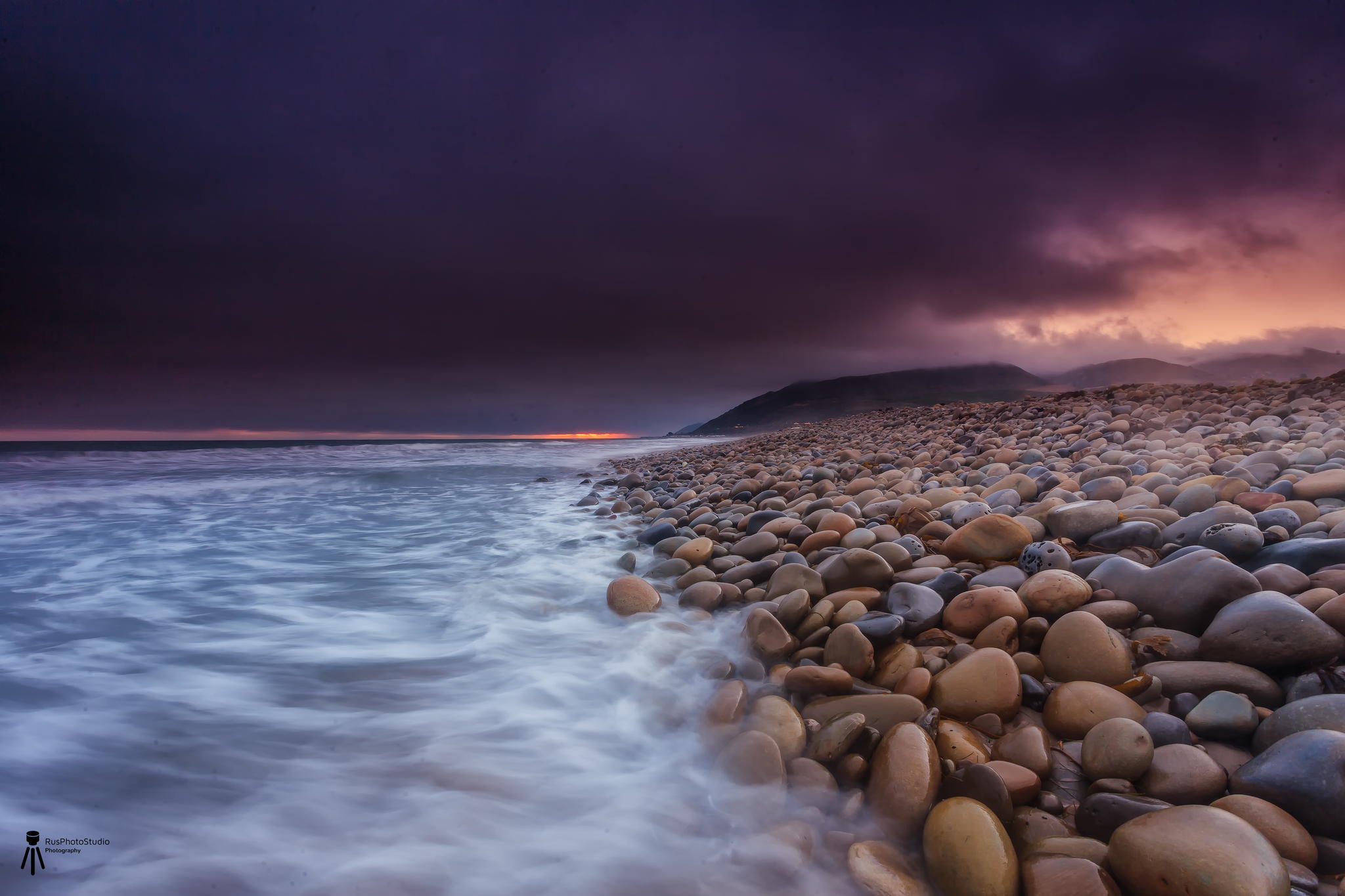 Обои камни, закат, море, пляж, побережье, stones, sunset, sea, beach, coast разрешение 2048x1365 Загрузить