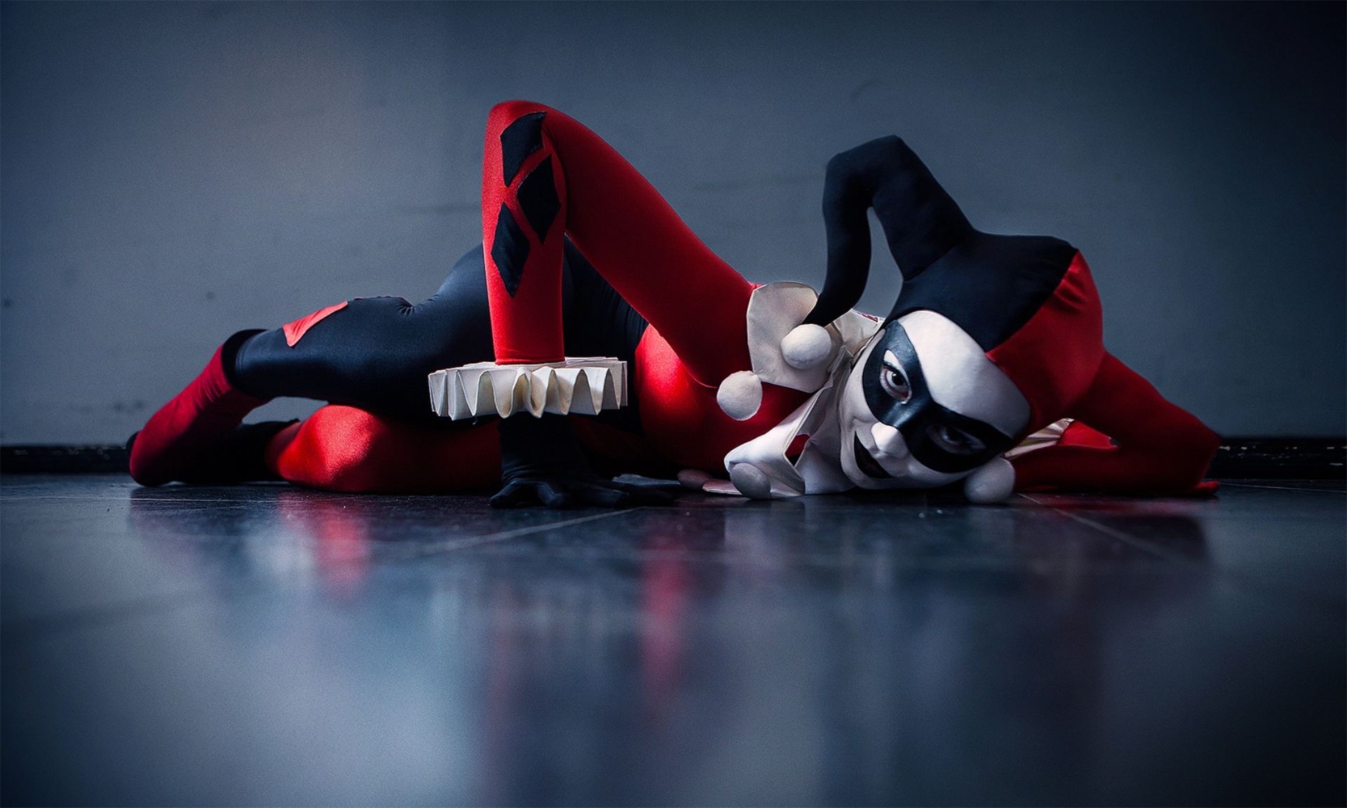 Обои комикс, харли квинн, косплей, comic, harley quinn, cosplay разрешение 1920x1152 Загрузить