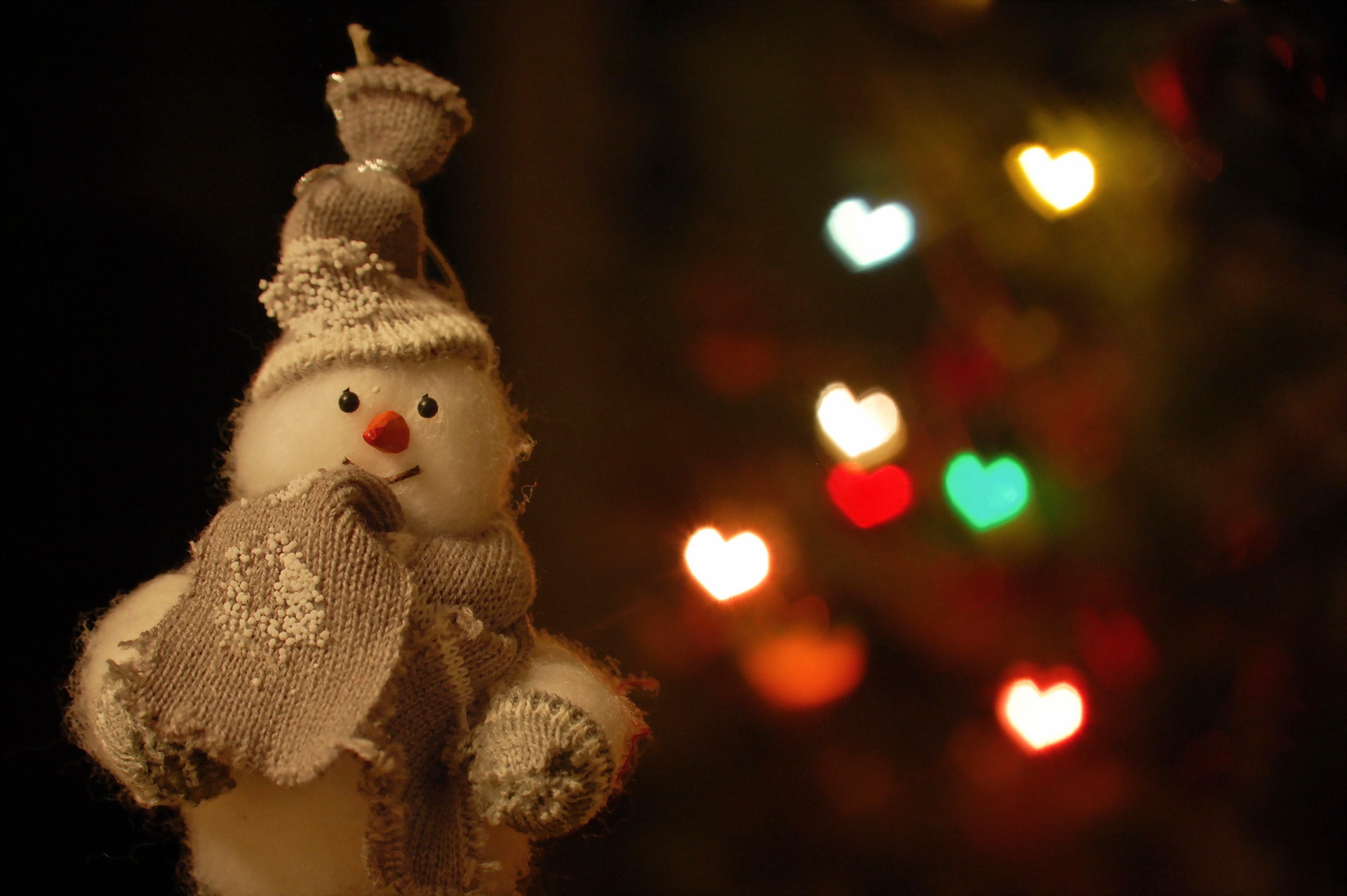 Обои елка, игрушка, снеговик, праздник, tree, toy, snowman, holiday разрешение 1920x1277 Загрузить