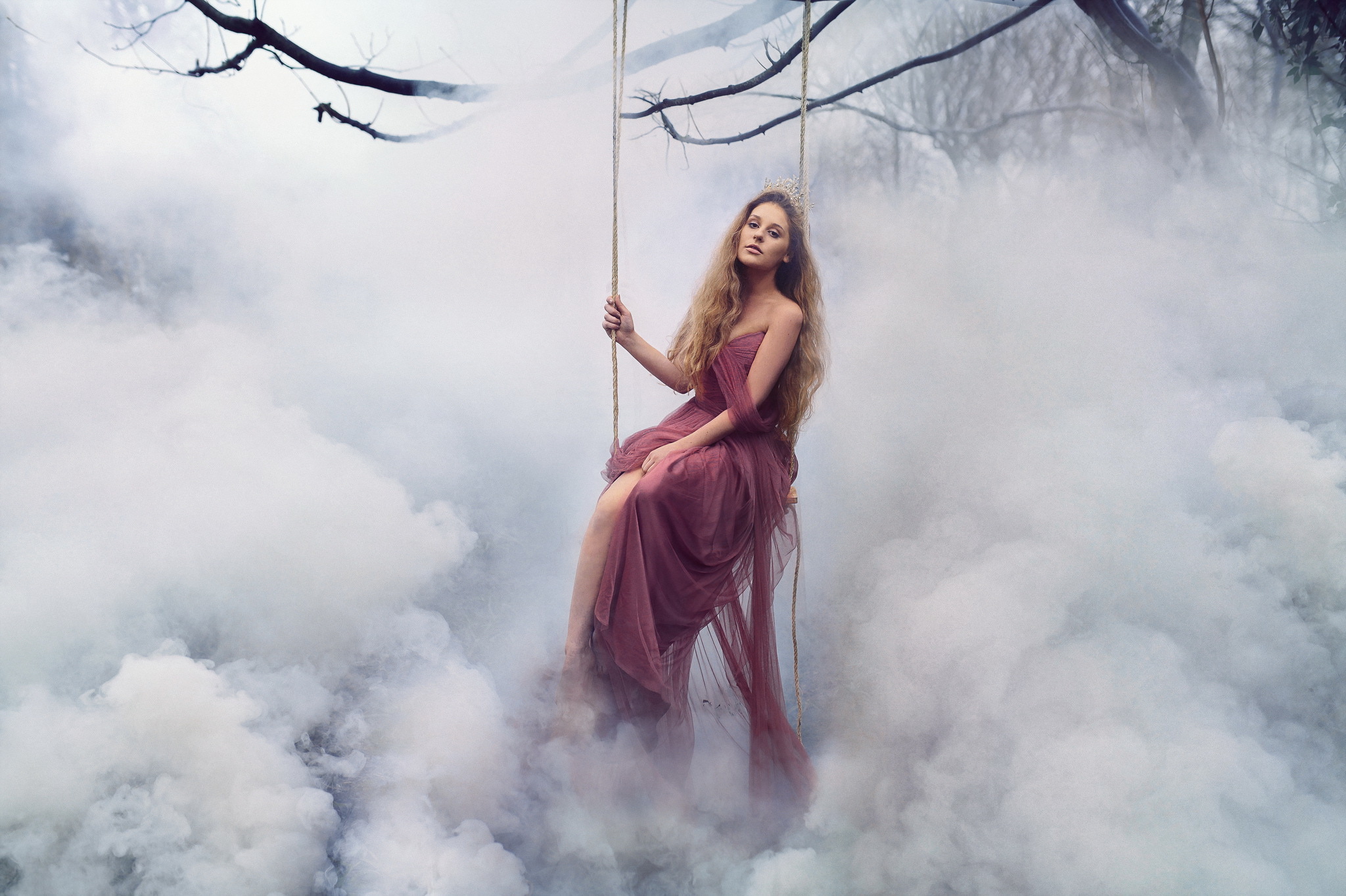 Обои девушка, туман, качели, girl, fog, swing разрешение 2048x1363 Загрузить