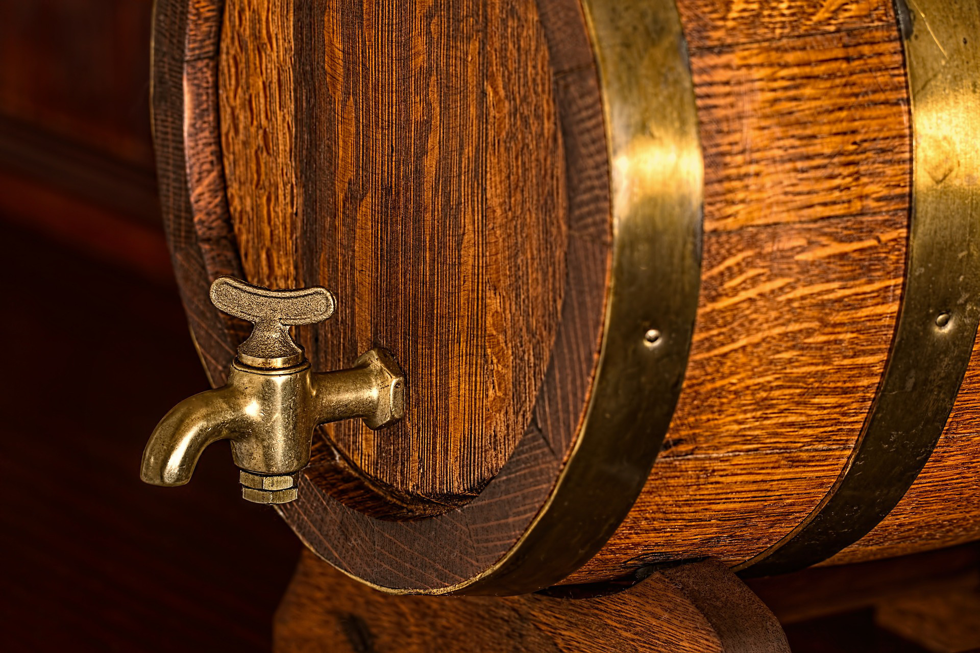 Обои пиво, бочка, метал, дерева, beer barrel, beer, barrel, metal, wood разрешение 1920x1280 Загрузить