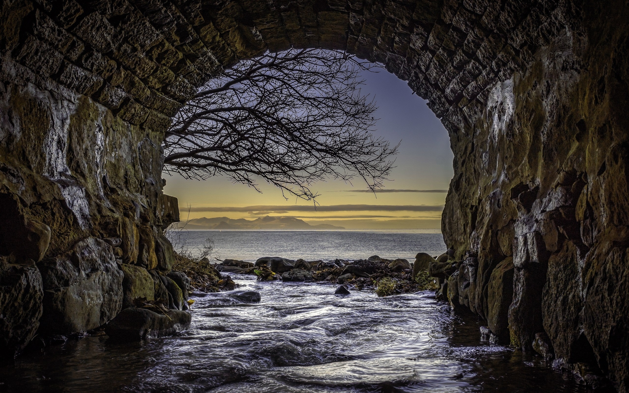 Обои природа, море, мост, туннель, шотландия, nature, sea, bridge, the tunnel, scotland разрешение 2560x1600 Загрузить