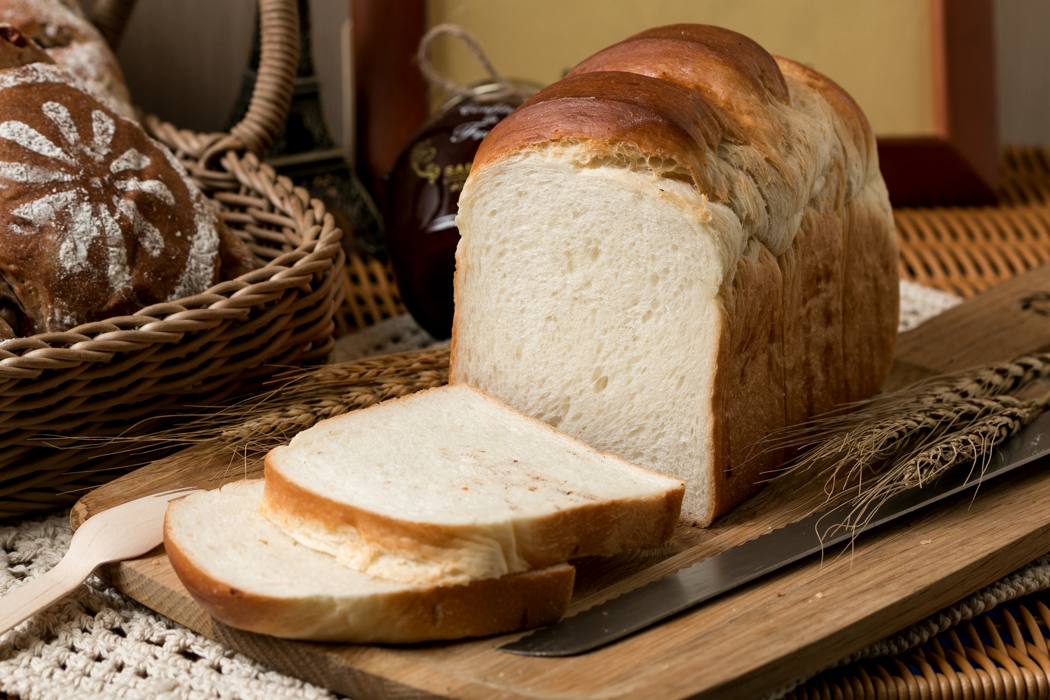 Собранный хлеб 4. Хлеб пшеничный Батонообразный. Пшеничный хлеб пшеничный хлеб. Красивый хлеб. Белый хлеб.