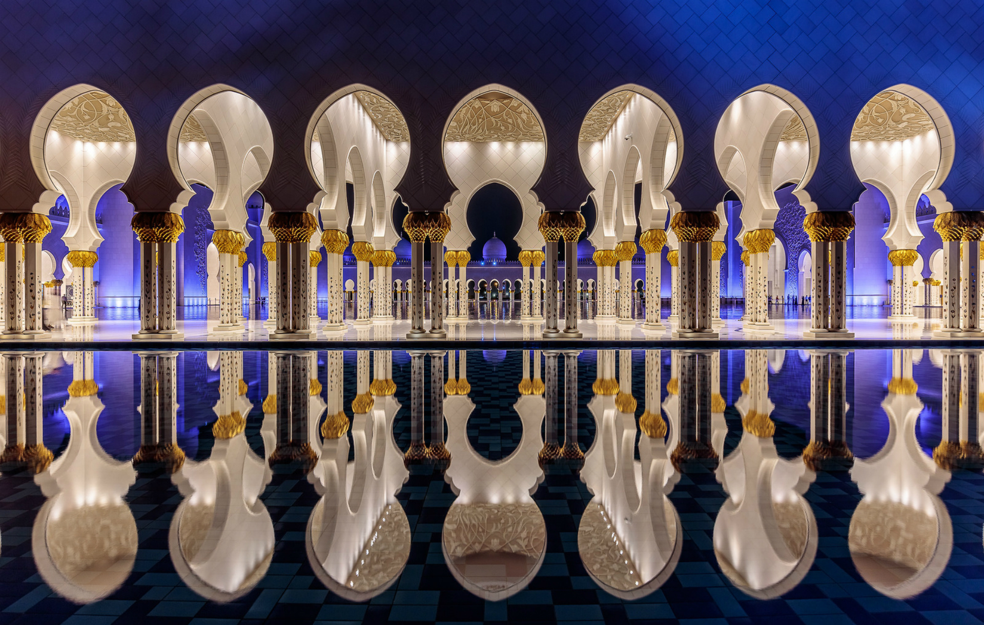 Обои города, город, оаэ, столица, абу-даби, мечеть шейха зайда, объединённые арабские эмираты, абу - даби, sheikh zayed grand mosque, city, the city, uae, capital, abu dhabi, the sheikh zayed grand mosque, united arab emirates разрешение 1920x1220 Загрузить