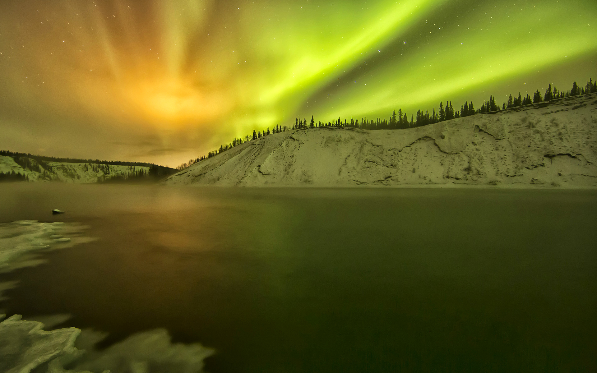 Обои озеро, снег, зима, северное сияние, сша, зарево, аляска, юкон, lake, snow, winter, northern lights, usa, glow, alaska, yukon разрешение 1920x1200 Загрузить