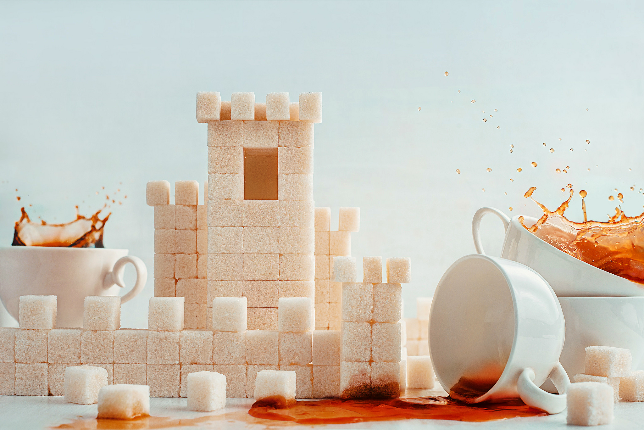 Обои замок, чай, чашки, сахар, рафинад, castle, tea, cup, sugar, rafinad разрешение 2048x1367 Загрузить