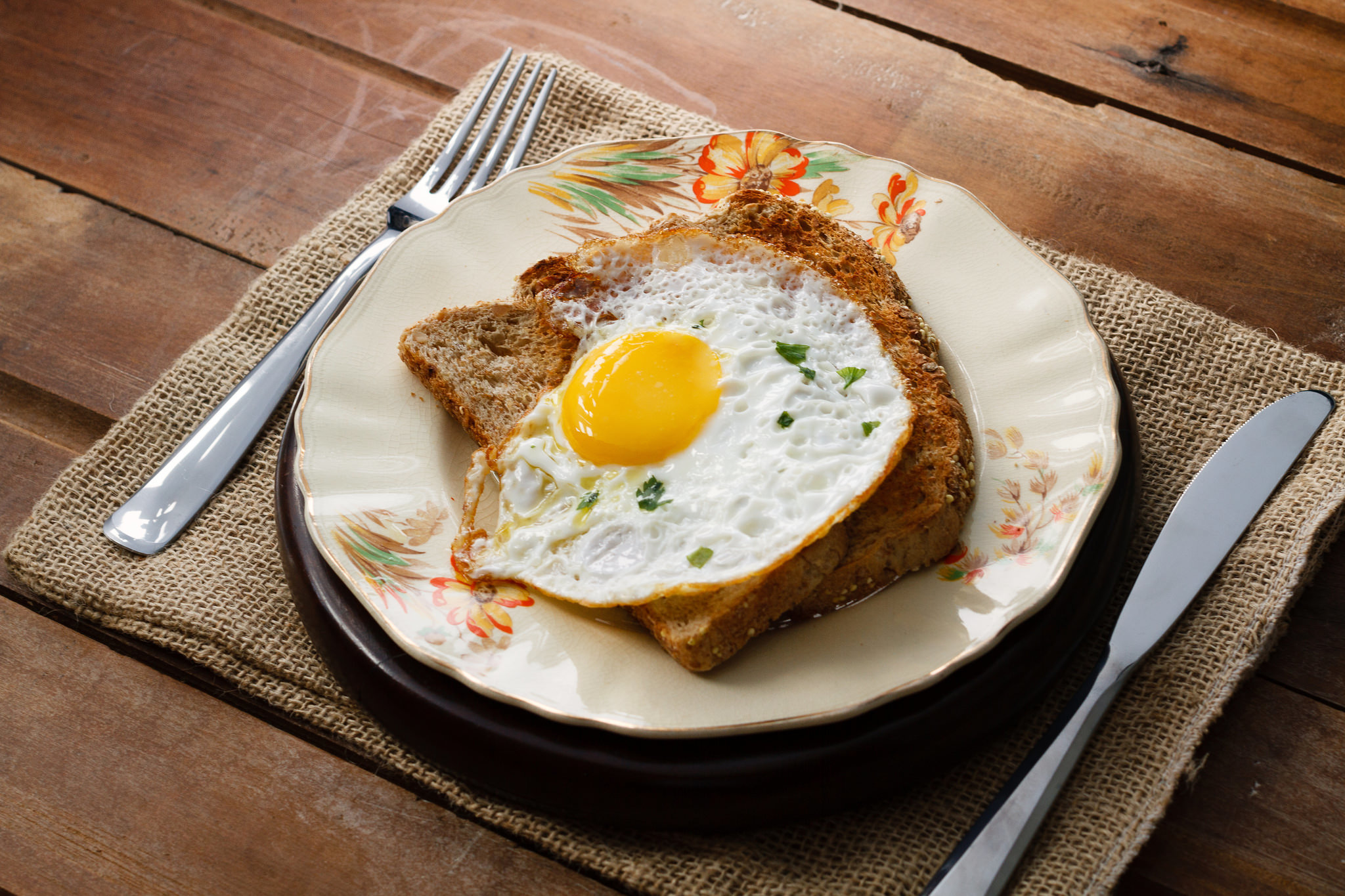 Обои хлеб, тарелка, яичница, яицо, bread, plate, scrambled eggs, egg разрешение 2048x1365 Загрузить