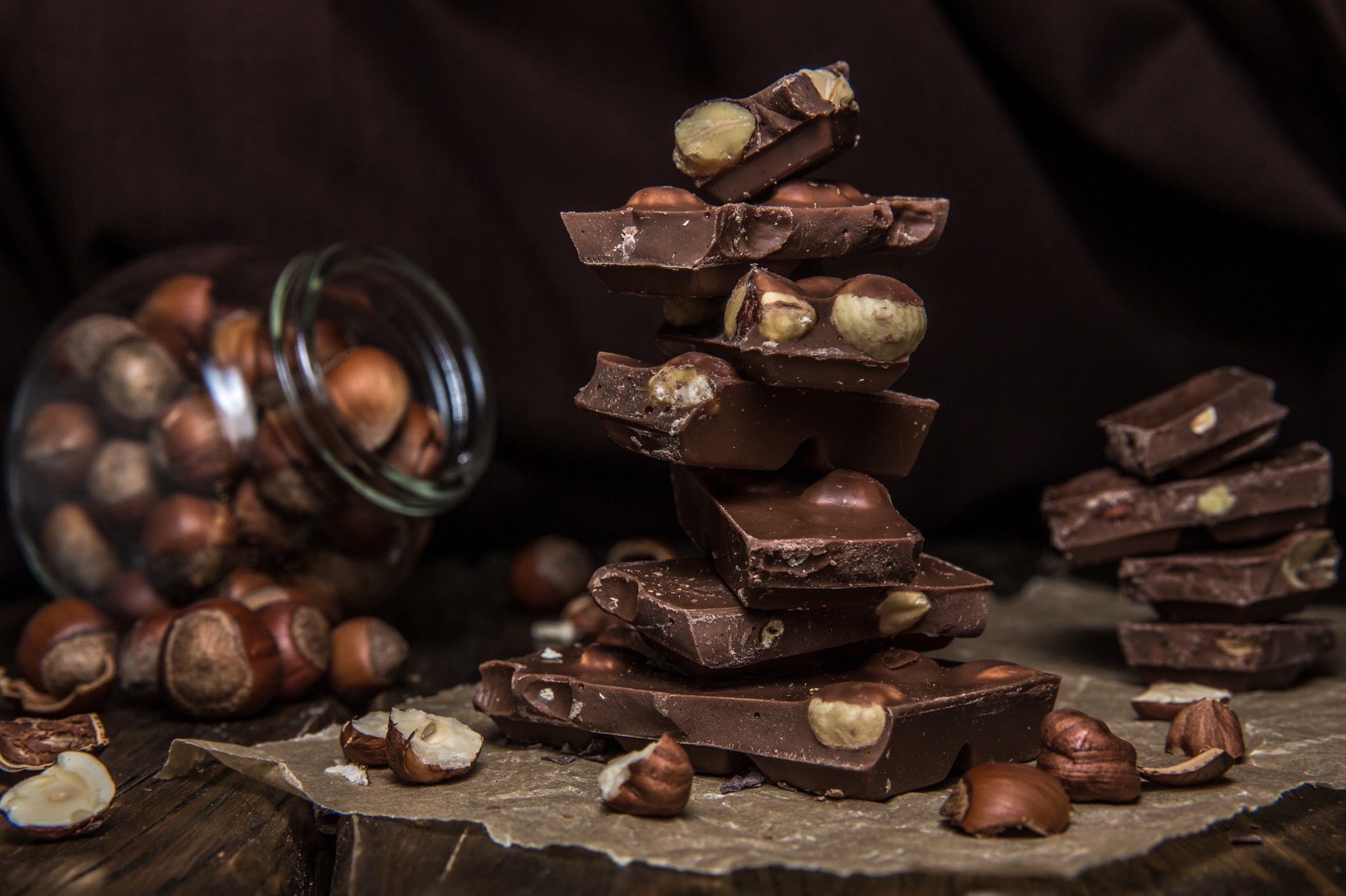 Обои орехи, шоколад, сладкое, фундук, nuts, chocolate, sweet, hazelnuts разрешение 2048x1365 Загрузить