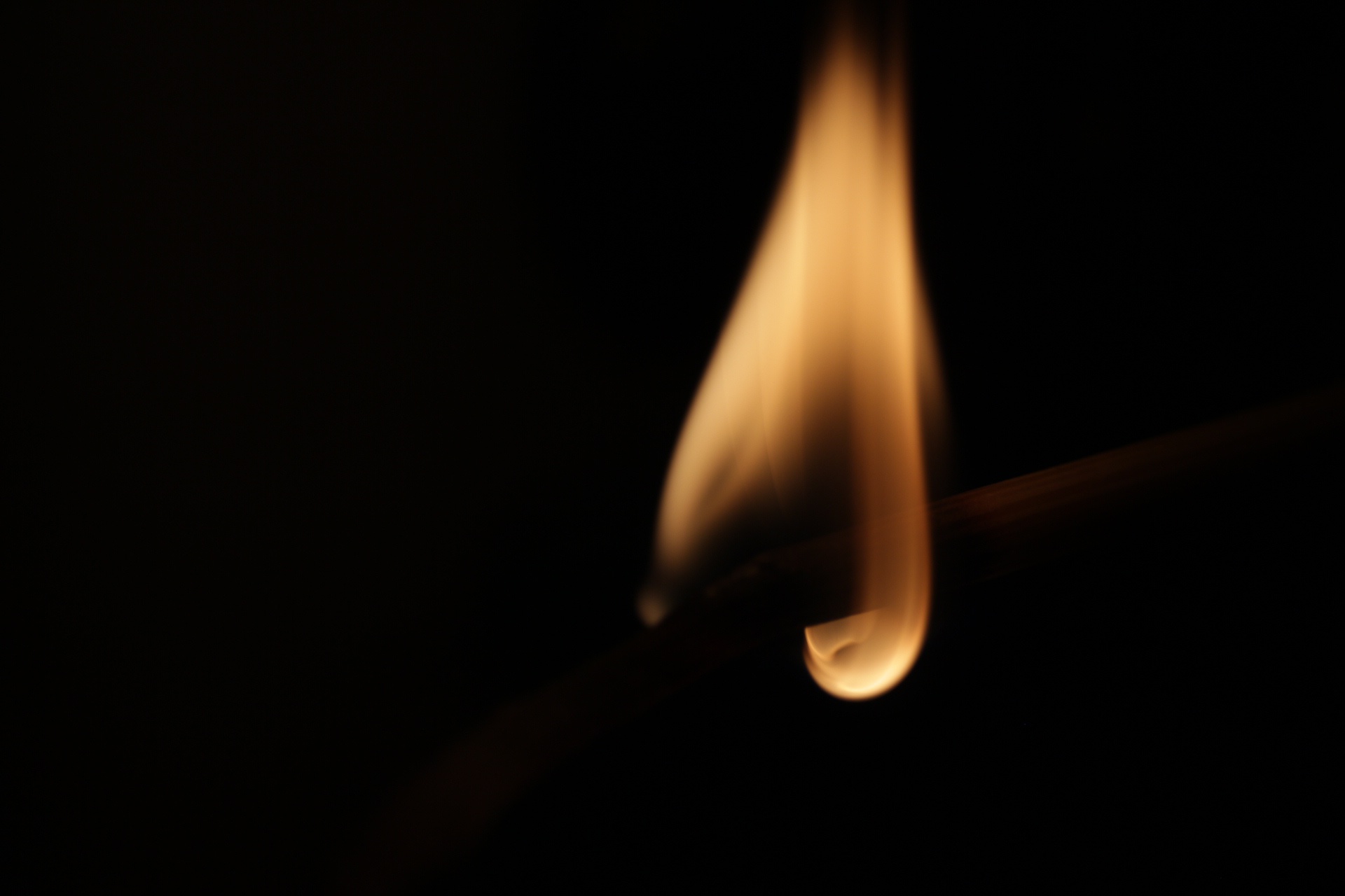 Обои пламя, фон, огонь, палочка, огонек, спичка, flame, background, fire, wand, light, match разрешение 1920x1280 Загрузить