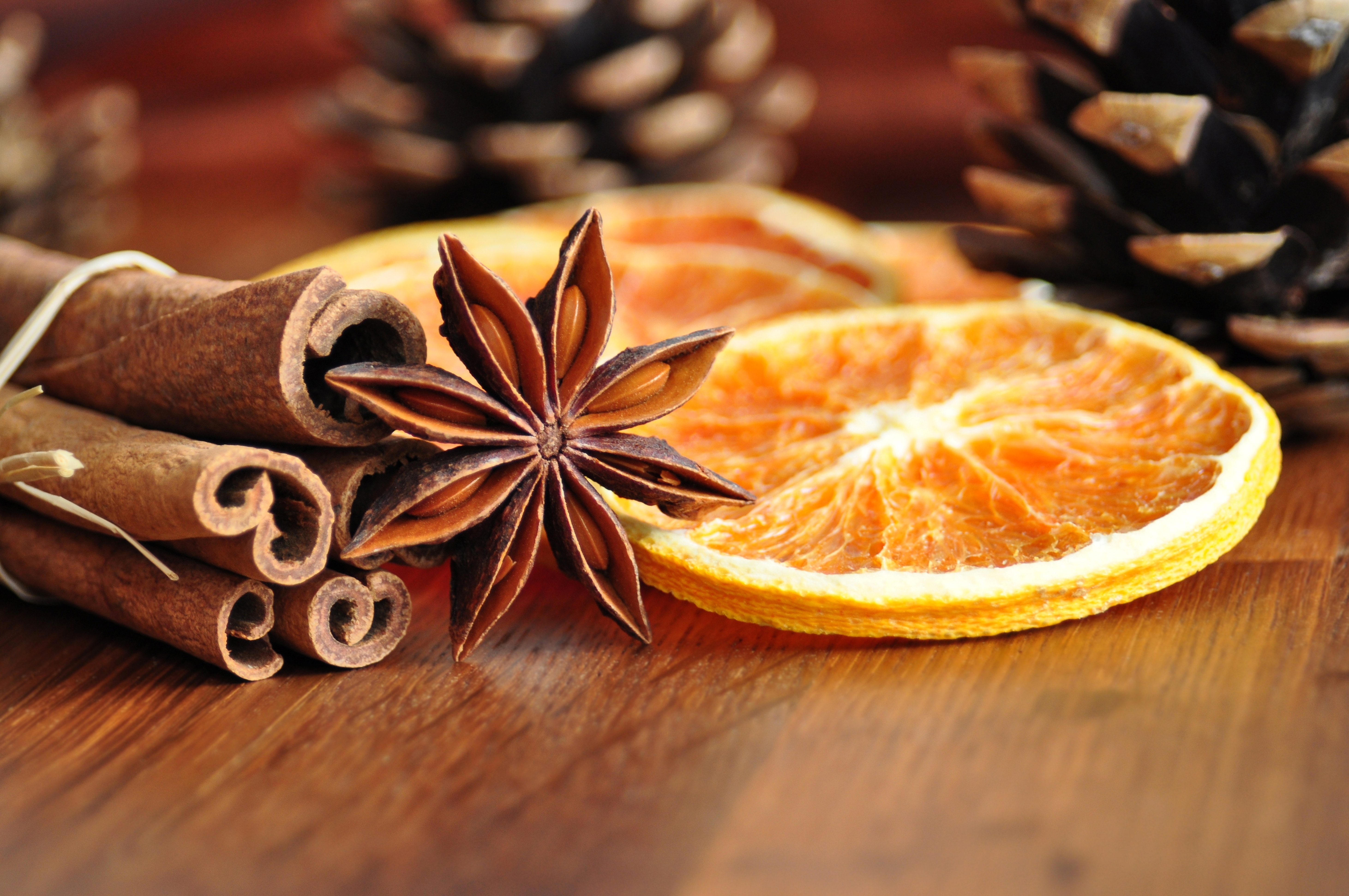 рождественский фон печенье апельсины палочки корицы скачать