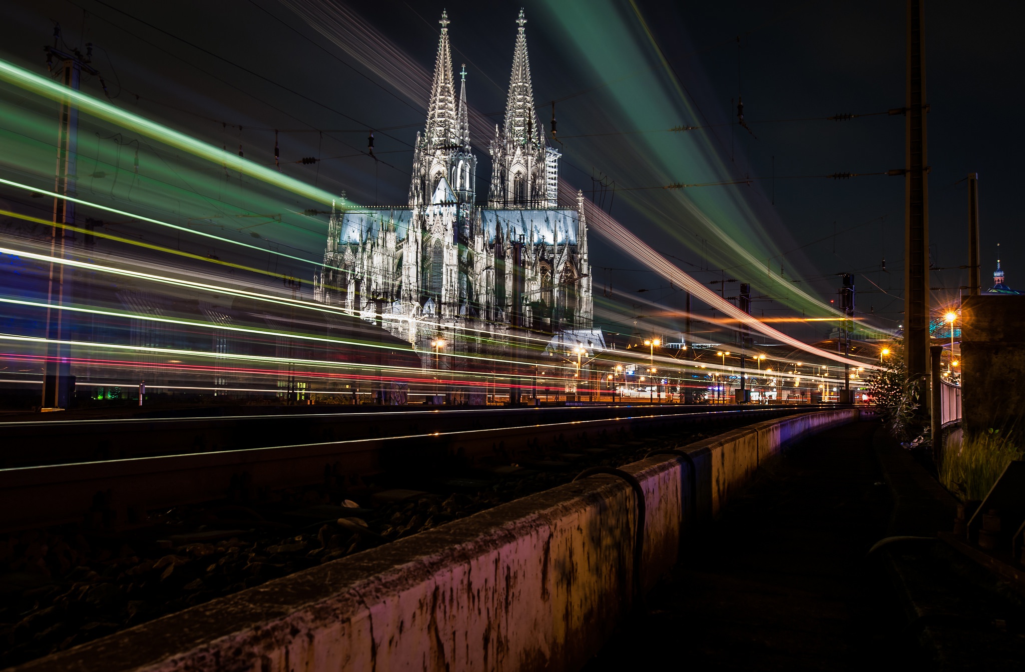 Обои ночь, огни, город, германия, кельн, night, lights, the city, germany, cologne разрешение 2048x1343 Загрузить