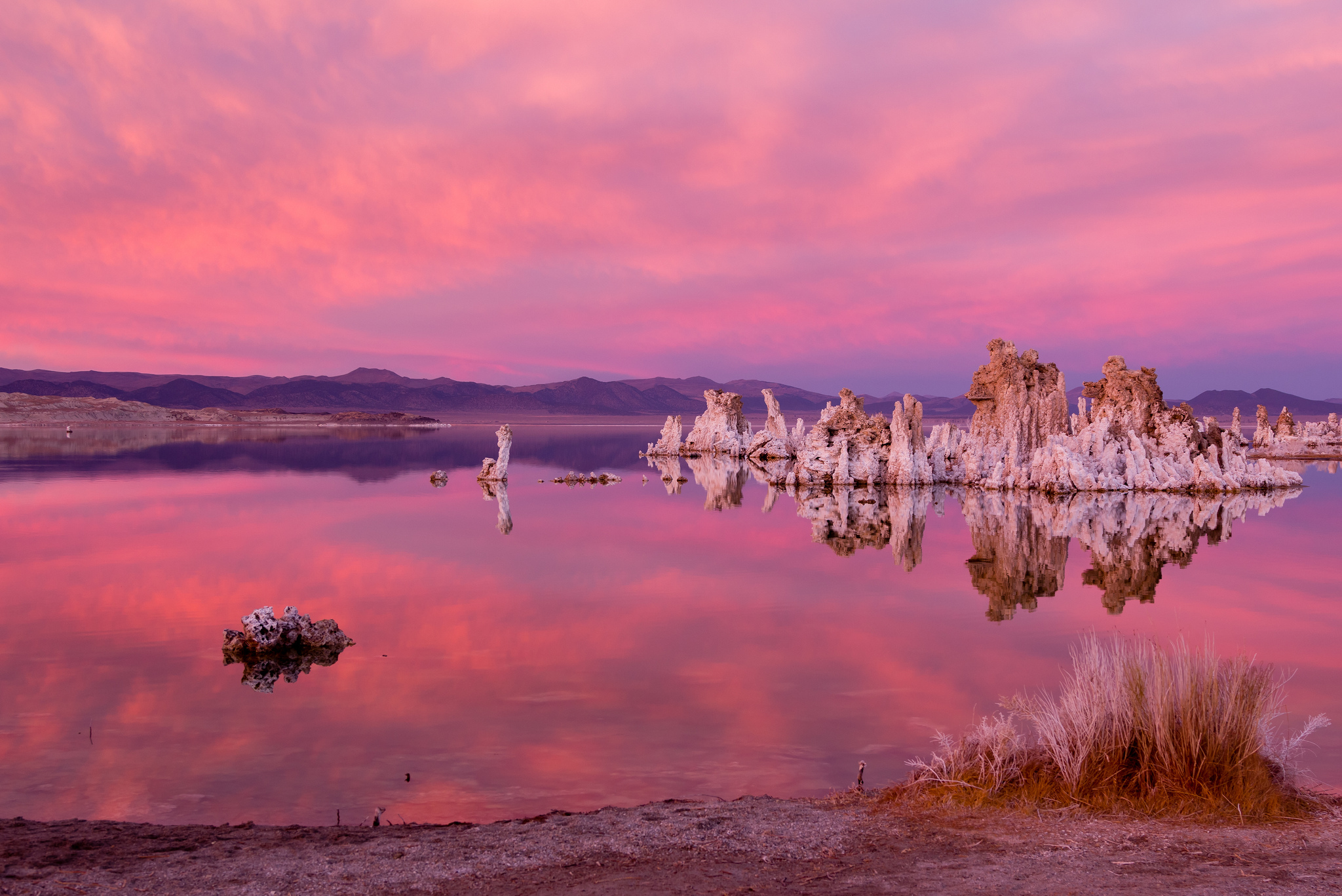 Обои озеро, скалы, камни, закат, сша, калифорния, lake, rocks, stones, sunset, usa, ca разрешение 2048x1367 Загрузить