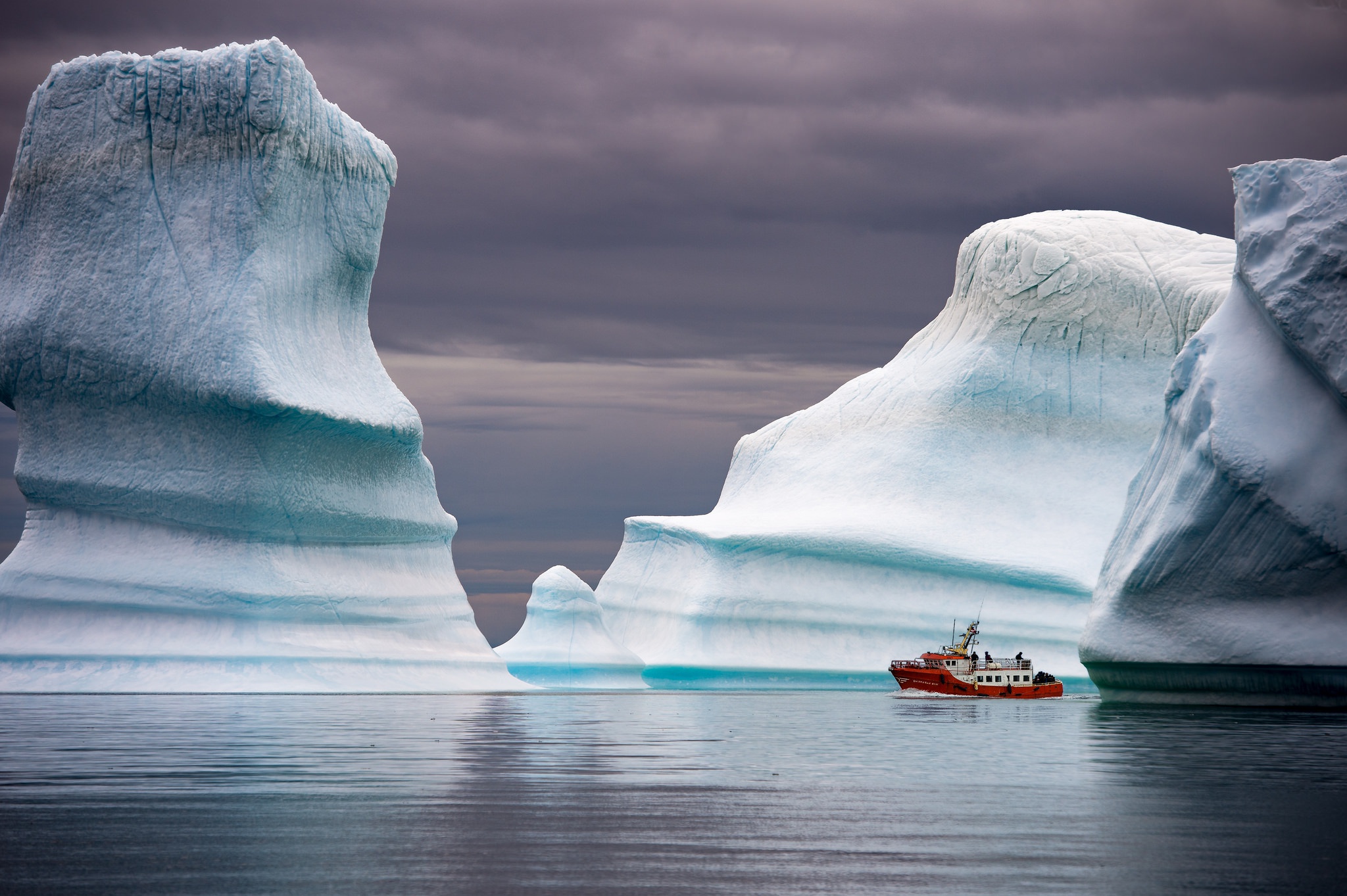 Обои море, корабль, айсберг, гренландия, sea, ship, iceberg, greenland разрешение 2048x1363 Загрузить