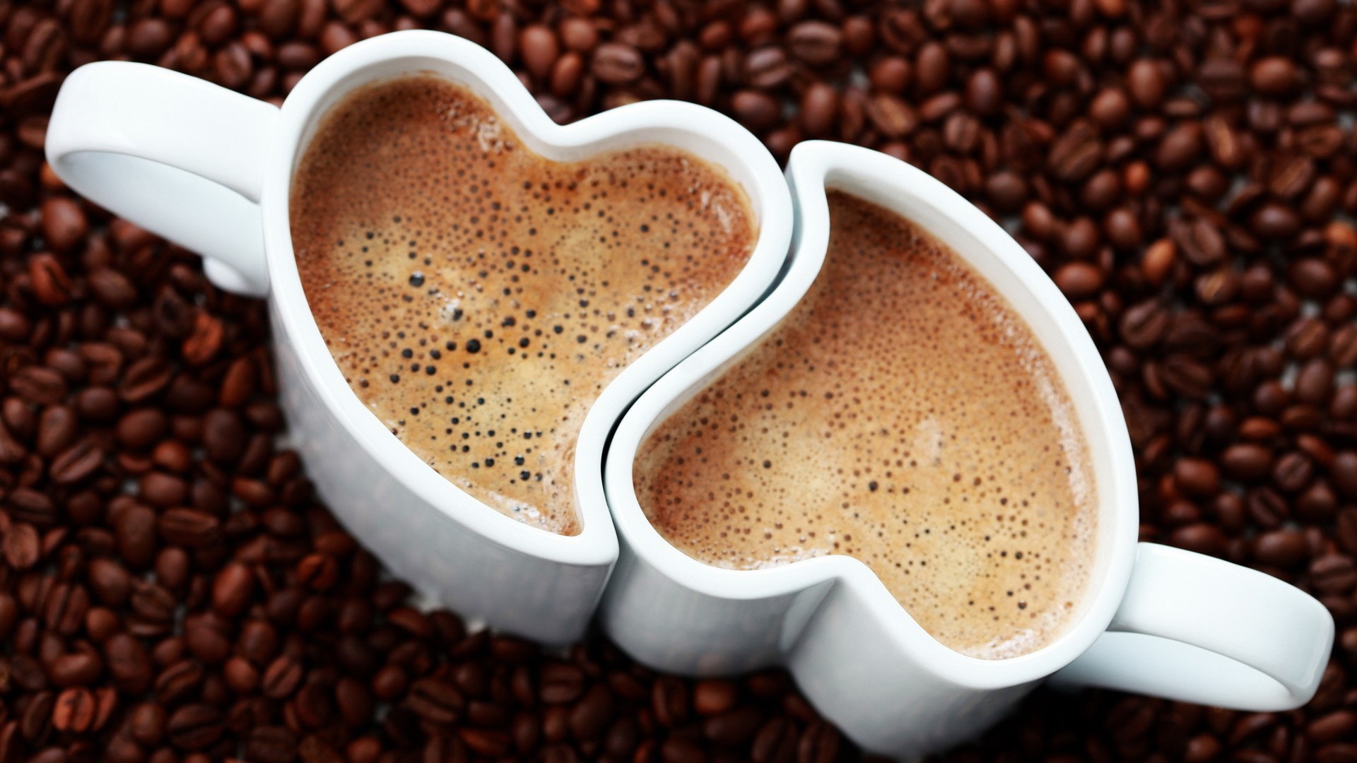 Обои кофе, сердце, любовь, кофейные зерна, чашки, пенка, coffee, heart, love, coffee beans, cup, foam разрешение 1920x1080 Загрузить