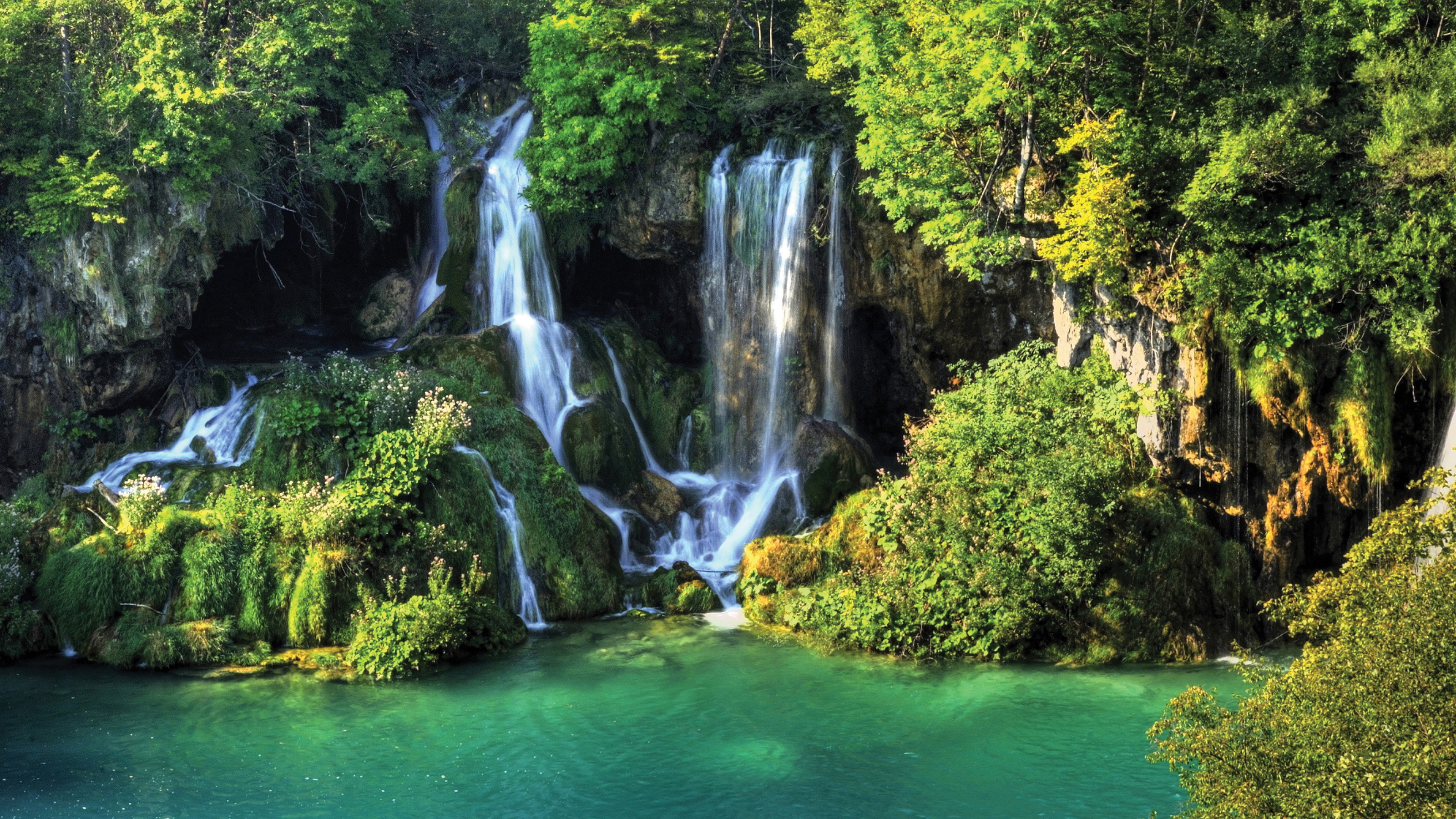Waterfall at Bokarani National Park, Thailand без смс