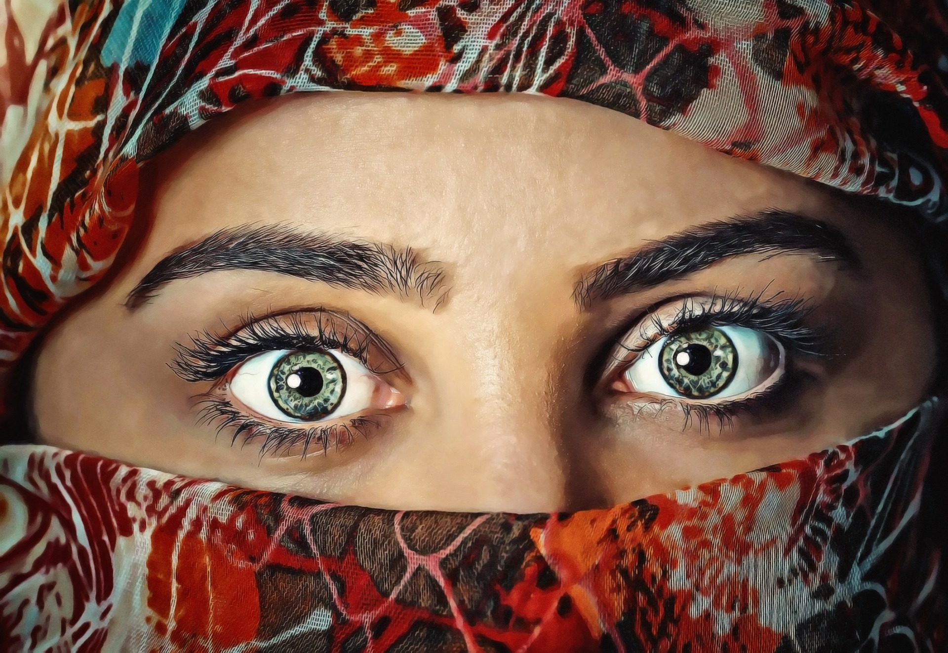 Обои глаза, девушка, портрет, взгляд, лицо, платок, eyes, girl, portrait, look, face, shawl разрешение 1920x1323 Загрузить