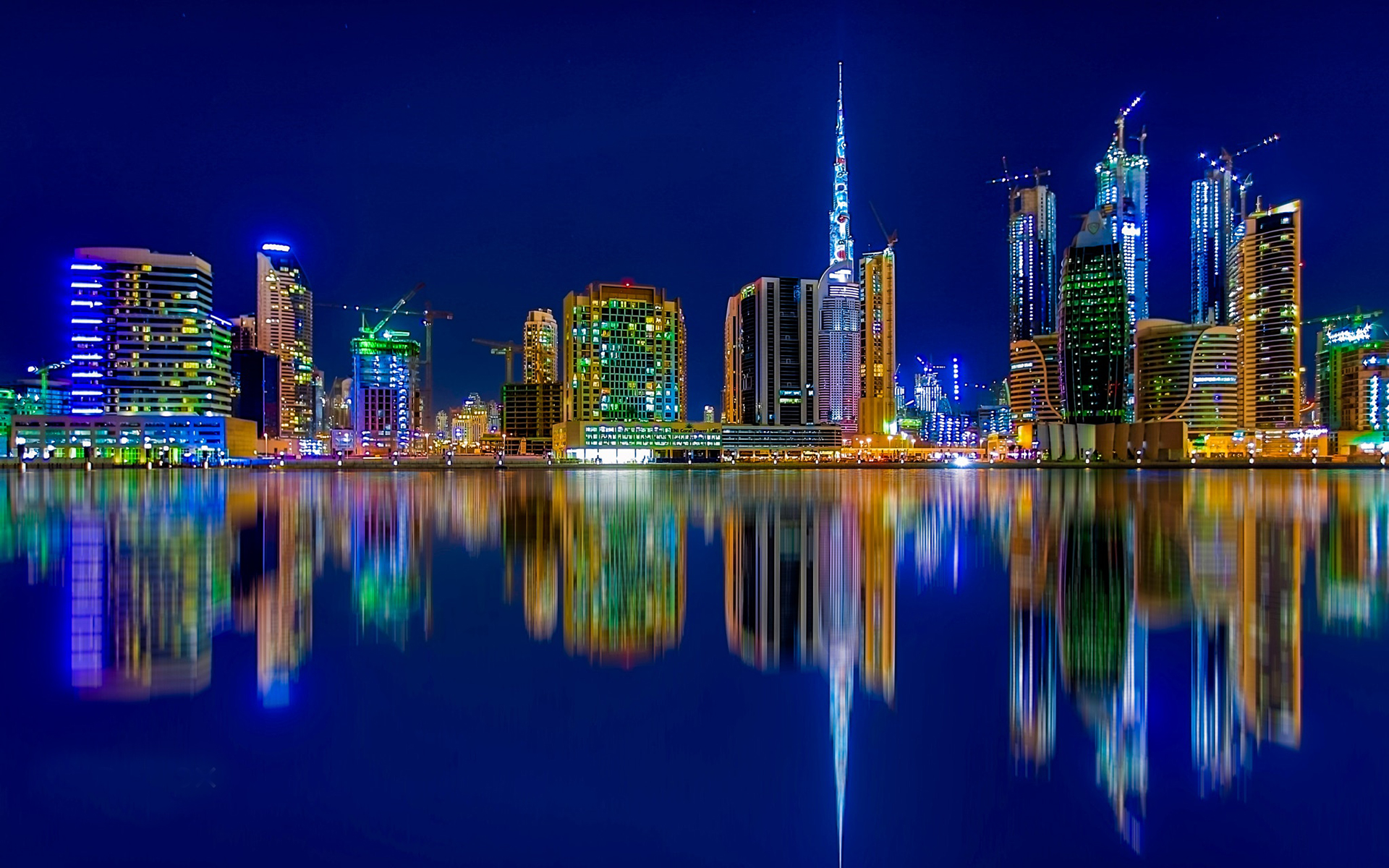 Обои отражение, город, дубай, оаэ, reflection, the city, dubai, uae разрешение 1920x1200 Загрузить