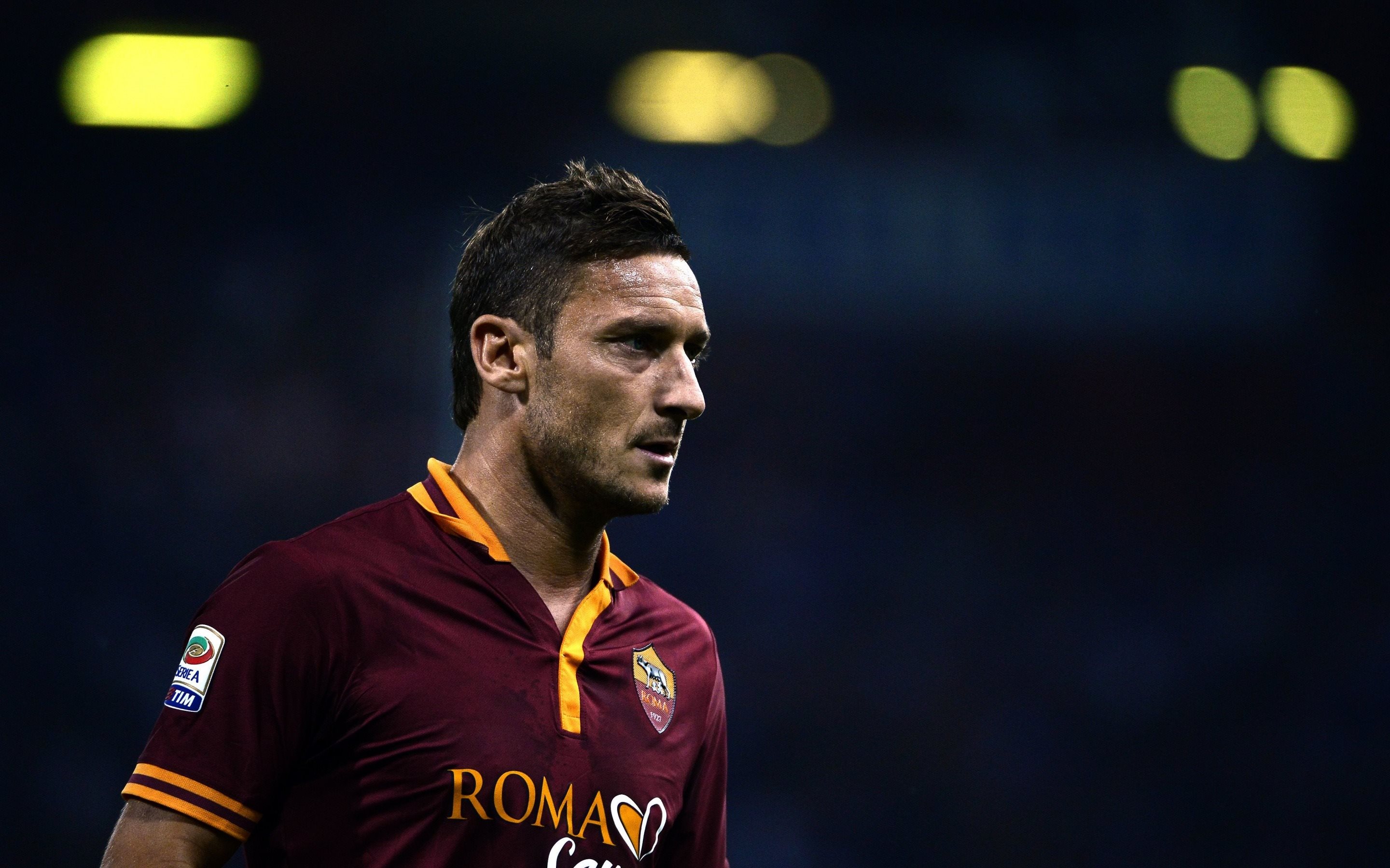 Обои портрет, взгляд, лицо, мужчина, футболист, francesco totti, франческо тотти, portrait, look, face, male, player разрешение 2880x1800 Загрузить