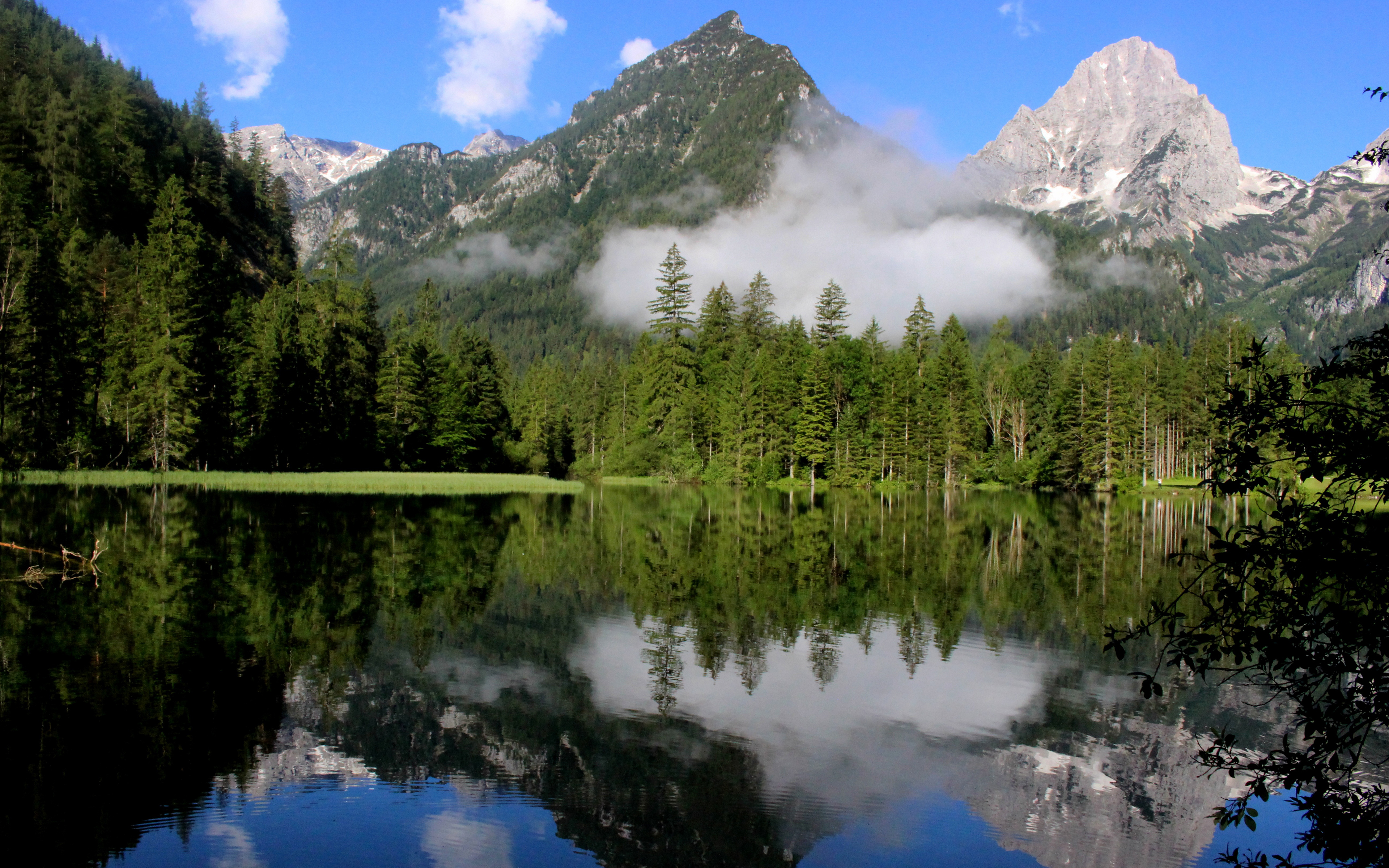 Обои озеро, горы, природа, лес, отражение, пейзаж, lake, mountains, nature, forest, reflection, landscape разрешение 3840x2400 Загрузить