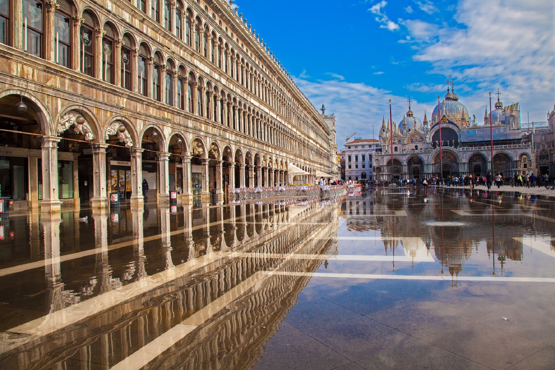 Обои отражение, собор, венеция, италия, дворец, doges palace, st. marks basilica, reflection, cathedral, venice, italy, palace разрешение 1920x1280 Загрузить