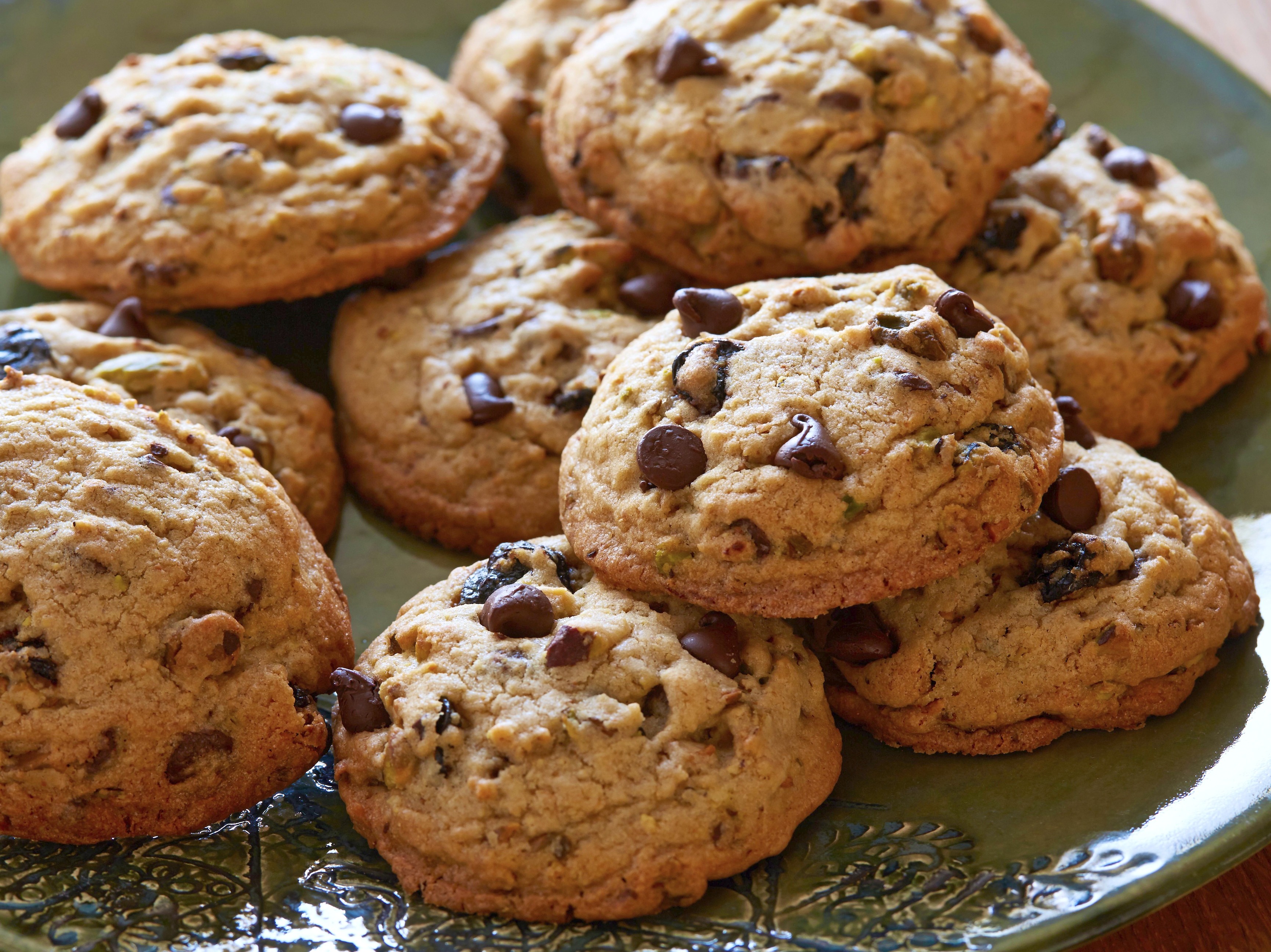 Что такое куки cookie простыми. Американское шоколадное печенье кукис. Кукис с шоколадной крошкой. Печенье с шоколадной крошкой. Овсяное печенье с шоколадом.