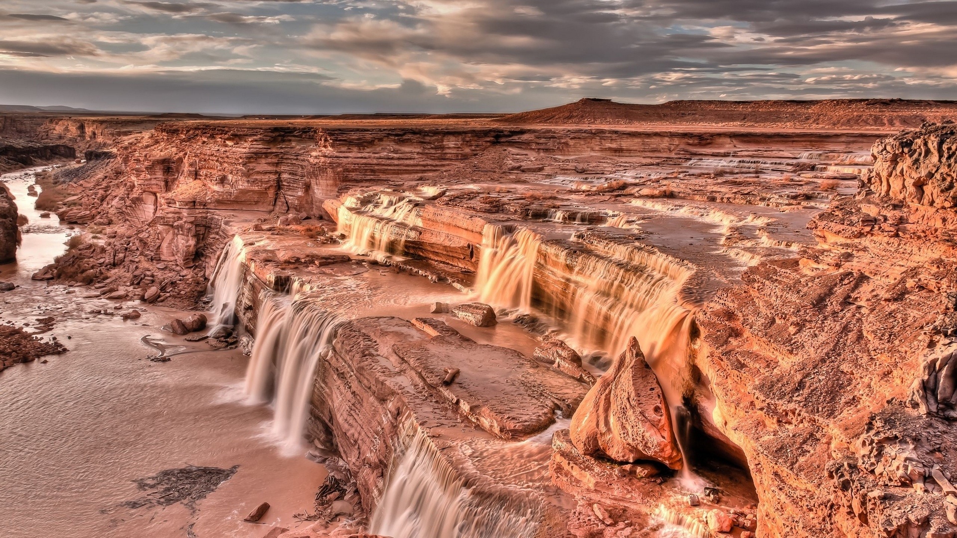 Обои небо, скалы, тучи, водопад, каньон, сша, аризона, гранд-фоллс, the sky, rocks, clouds, waterfall, canyon, usa, az, grand falls разрешение 1920x1080 Загрузить