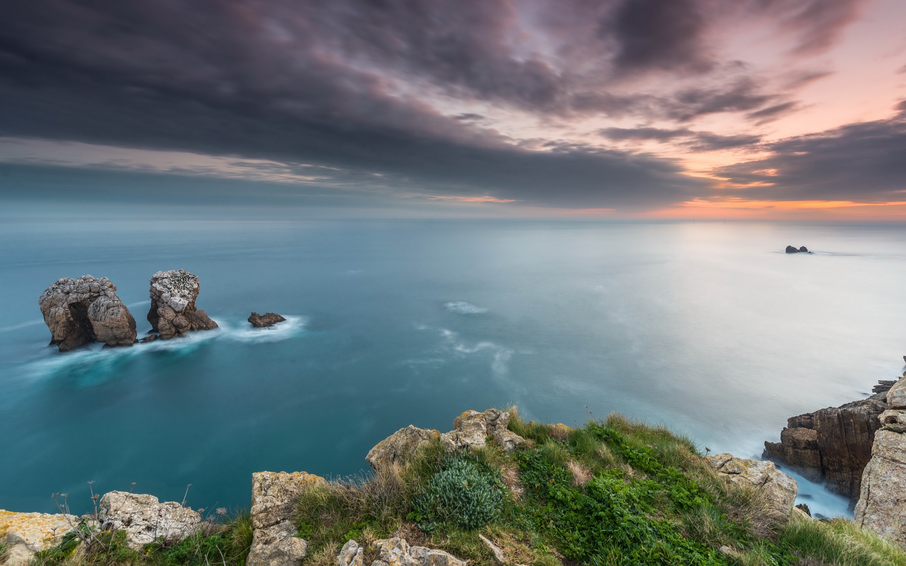 Обои небо, скалы, природа, берег, закат, пейзаж, море, the sky, rocks, nature, shore, sunset, landscape, sea разрешение 2880x1800 Загрузить