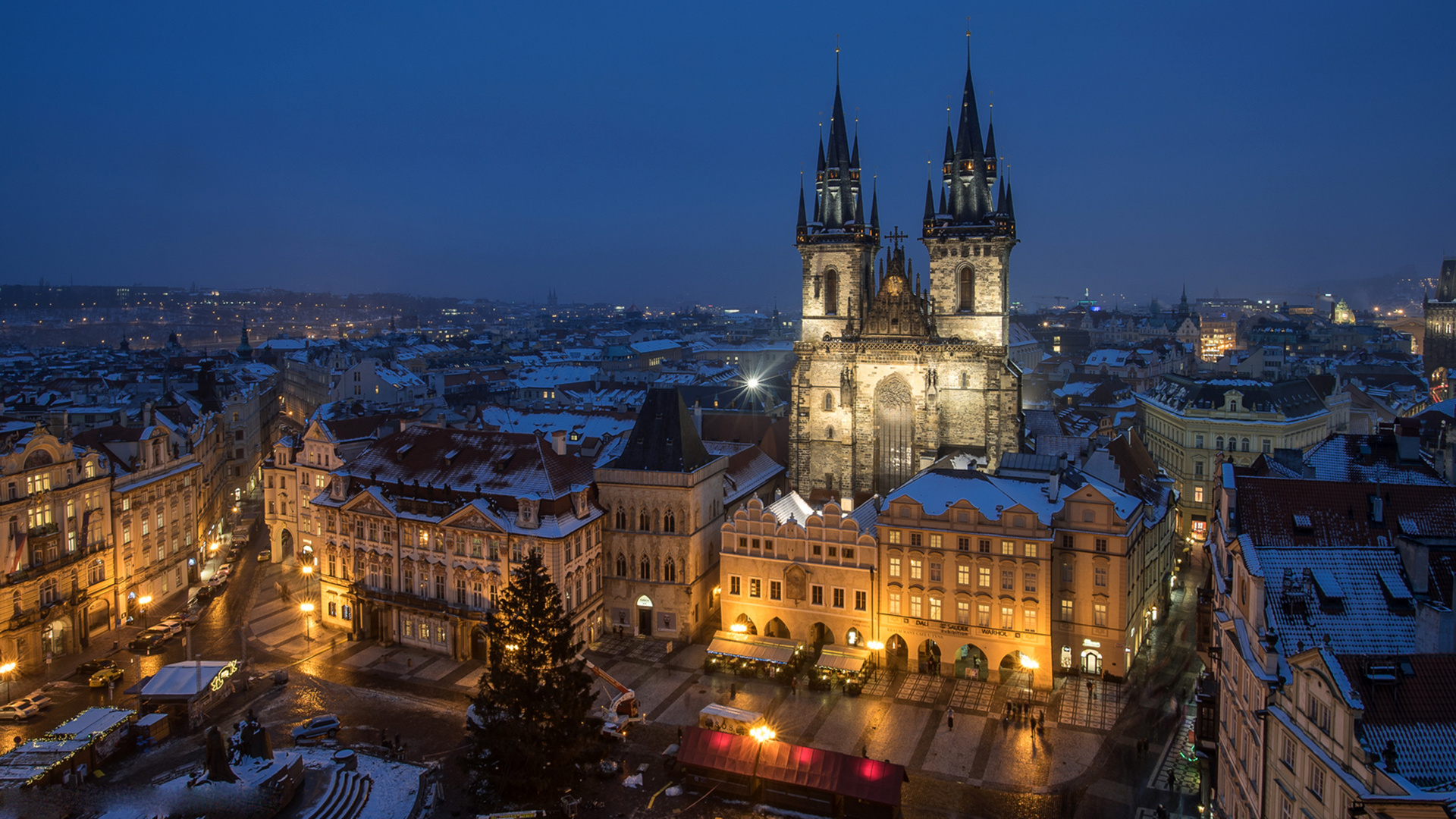 Old Town Square and Tyn Church, Prague, Czech Republic скачать