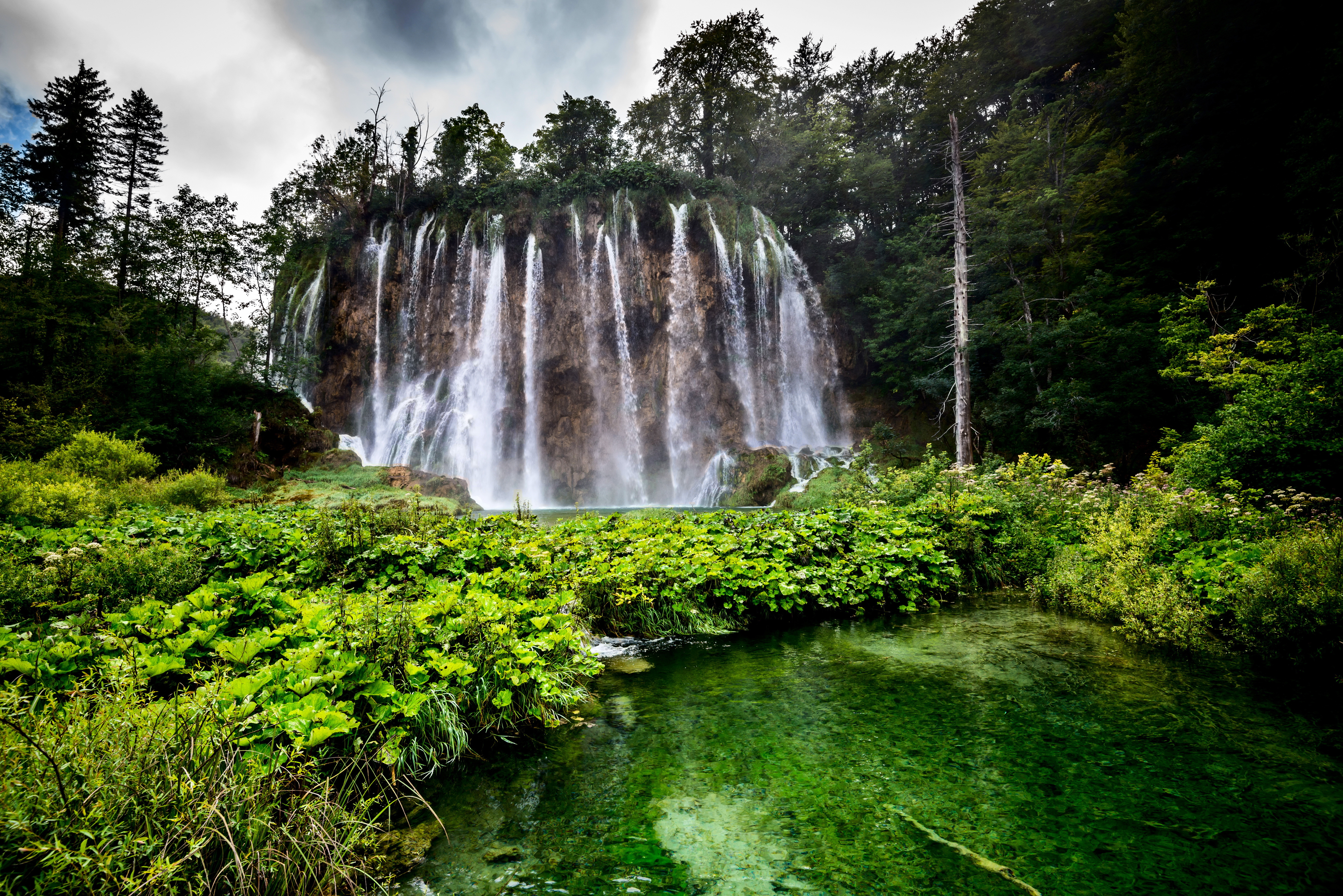 Обои озеро, природа, лес, водопад, хорватия, водопады, plitvice lakes national park, lake, nature, forest, waterfall, croatia, waterfalls разрешение 7000x4673 Загрузить