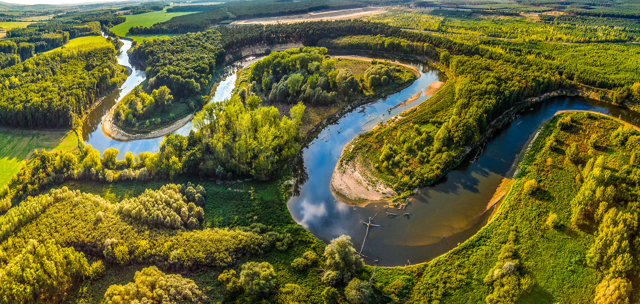 Речной изгиб. Река Морава Чехия. Солотча Извилистая река. Морава (верхний приток Дуная).