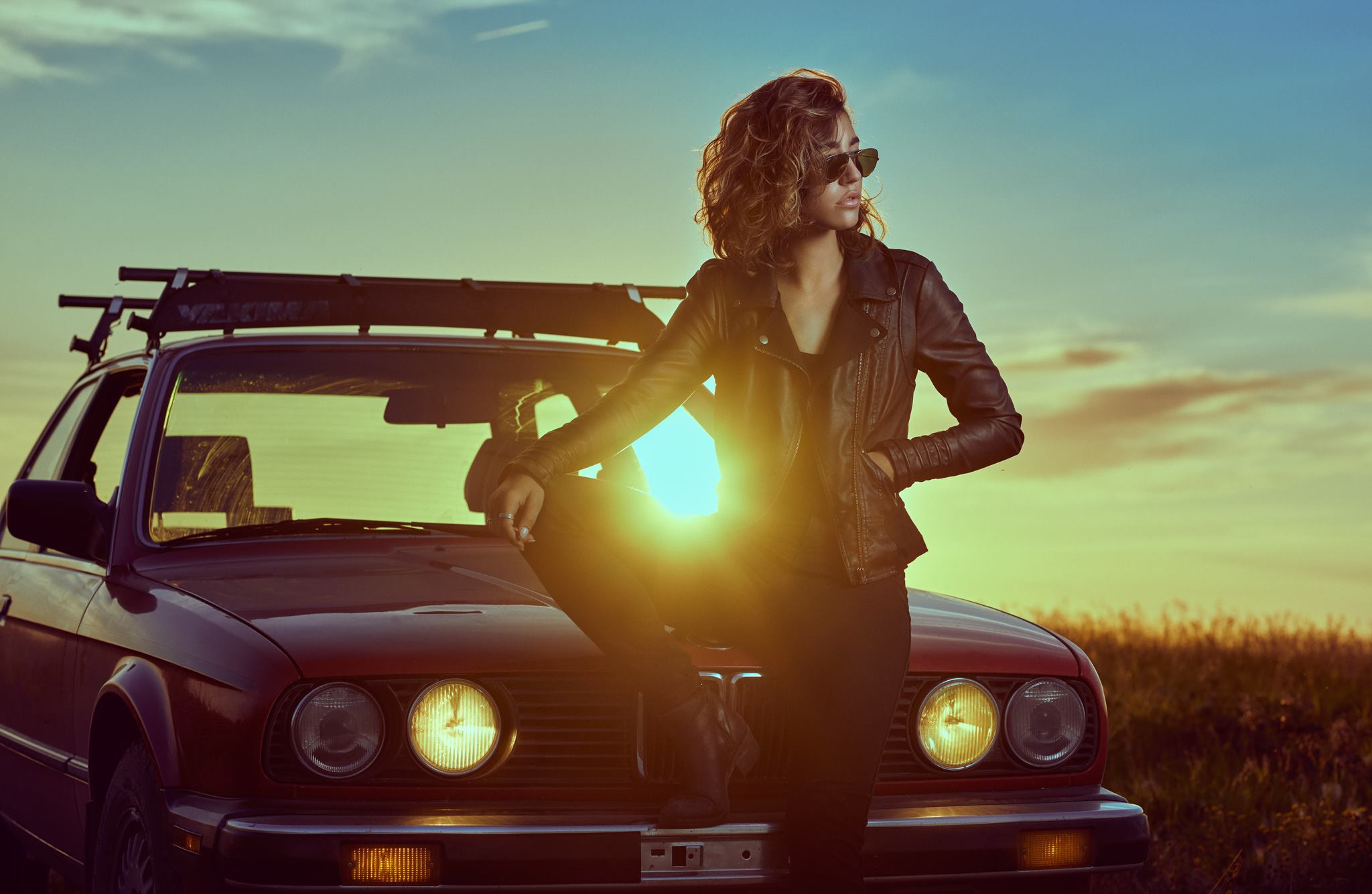 Обои закат, ella molnar, поза, машина, очки, авто, модель, куртка, bmv, mark tiu, sunset, pose, machine, glasses, auto, model, jacket разрешение 2048x1334 Загрузить