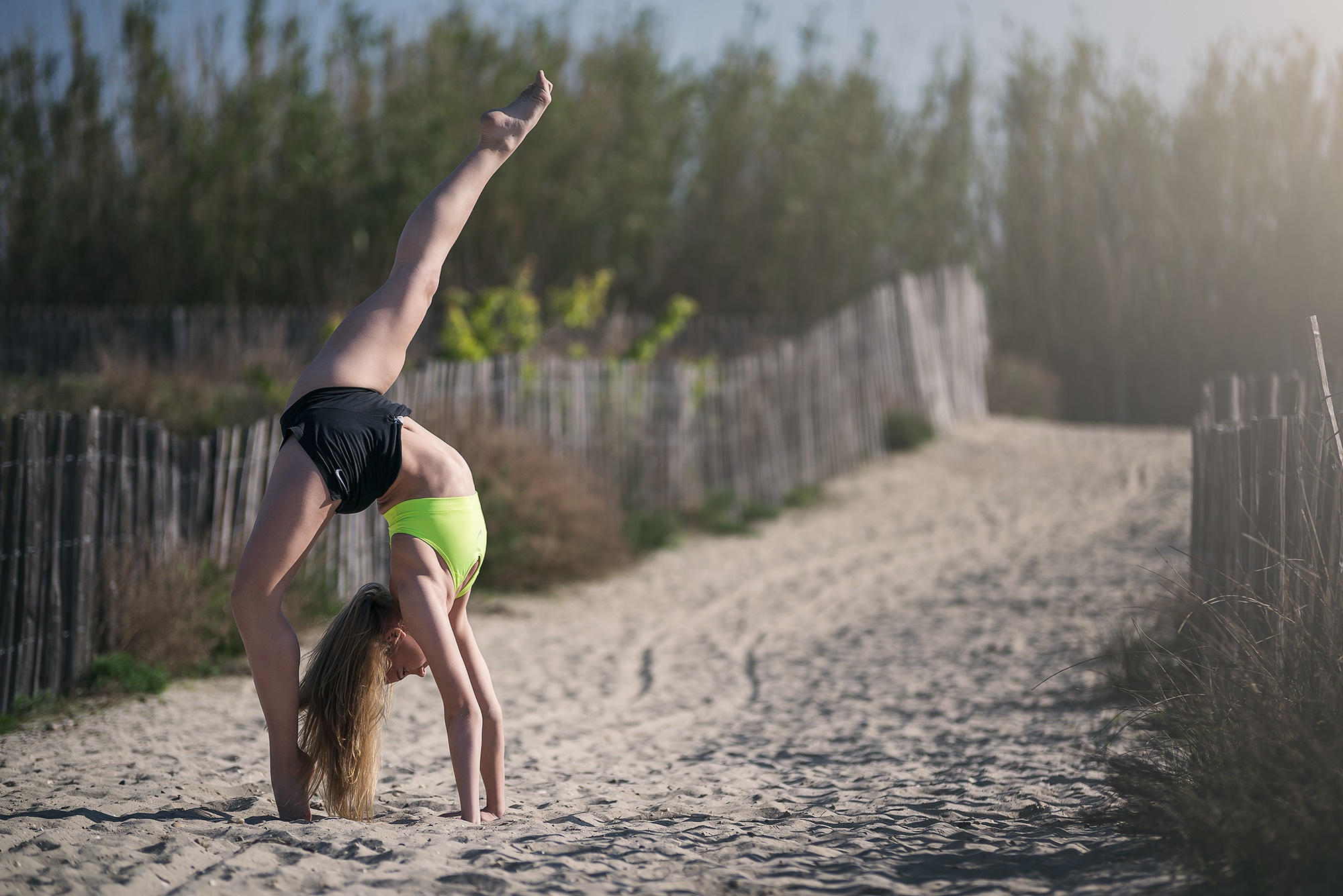 Обои девушка, гимнастка, растяжка, грация, mélissandre thomasset, girl, gymnast, stretching, grace разрешение 2000x1335 Загрузить