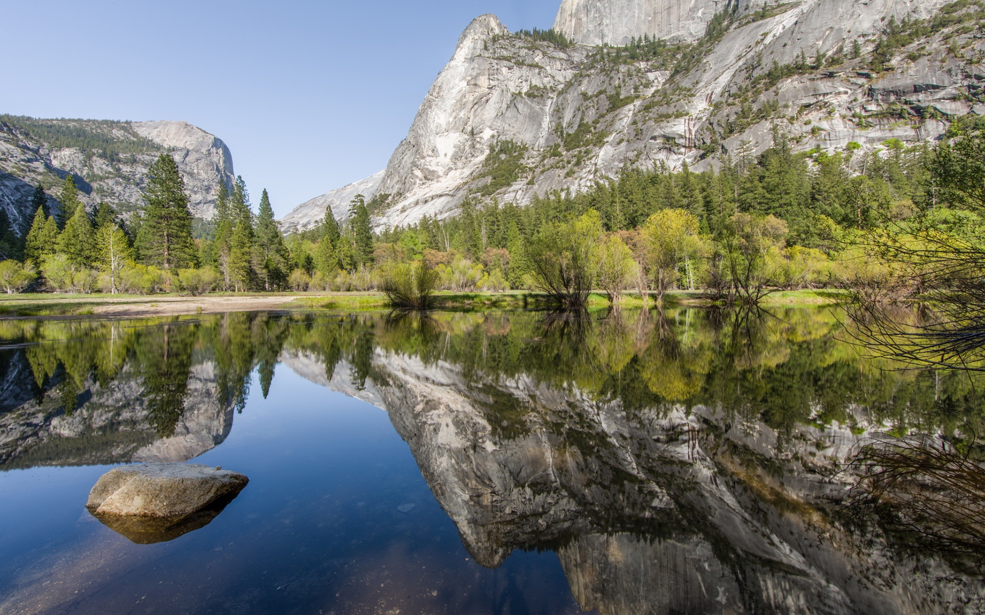 Обои деревья, озеро, горы, природа, лес, отражение, trees, lake, mountains, nature, forest, reflection разрешение 1920x1200 Загрузить