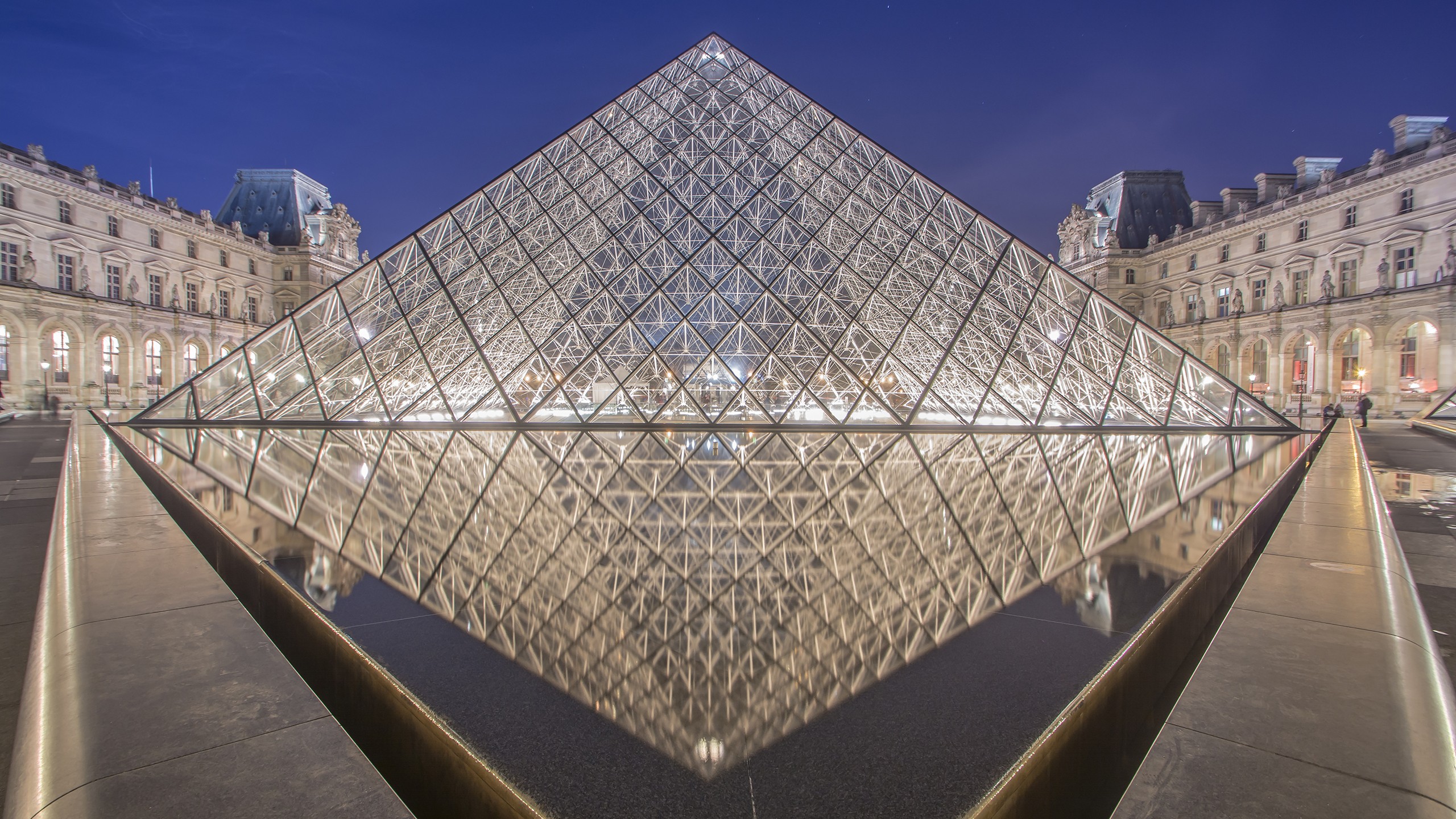 Обои париж, пирамида, франция, лувр, музей, paris, pyramid, france, the louvre, museum разрешение 2560x1440 Загрузить