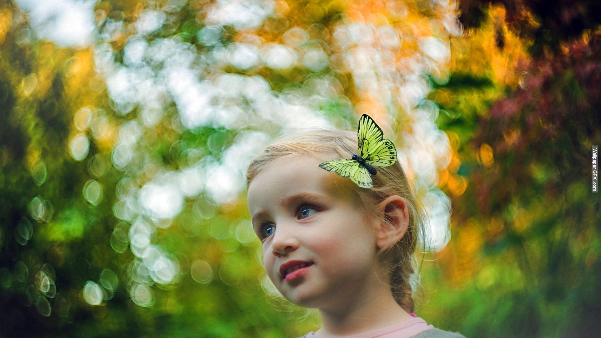 Обои бабочка, девочка, волосы, лицо, голубоглазая, butterfly, girl, hair, face, blue-eyed разрешение 1920x1080 Загрузить