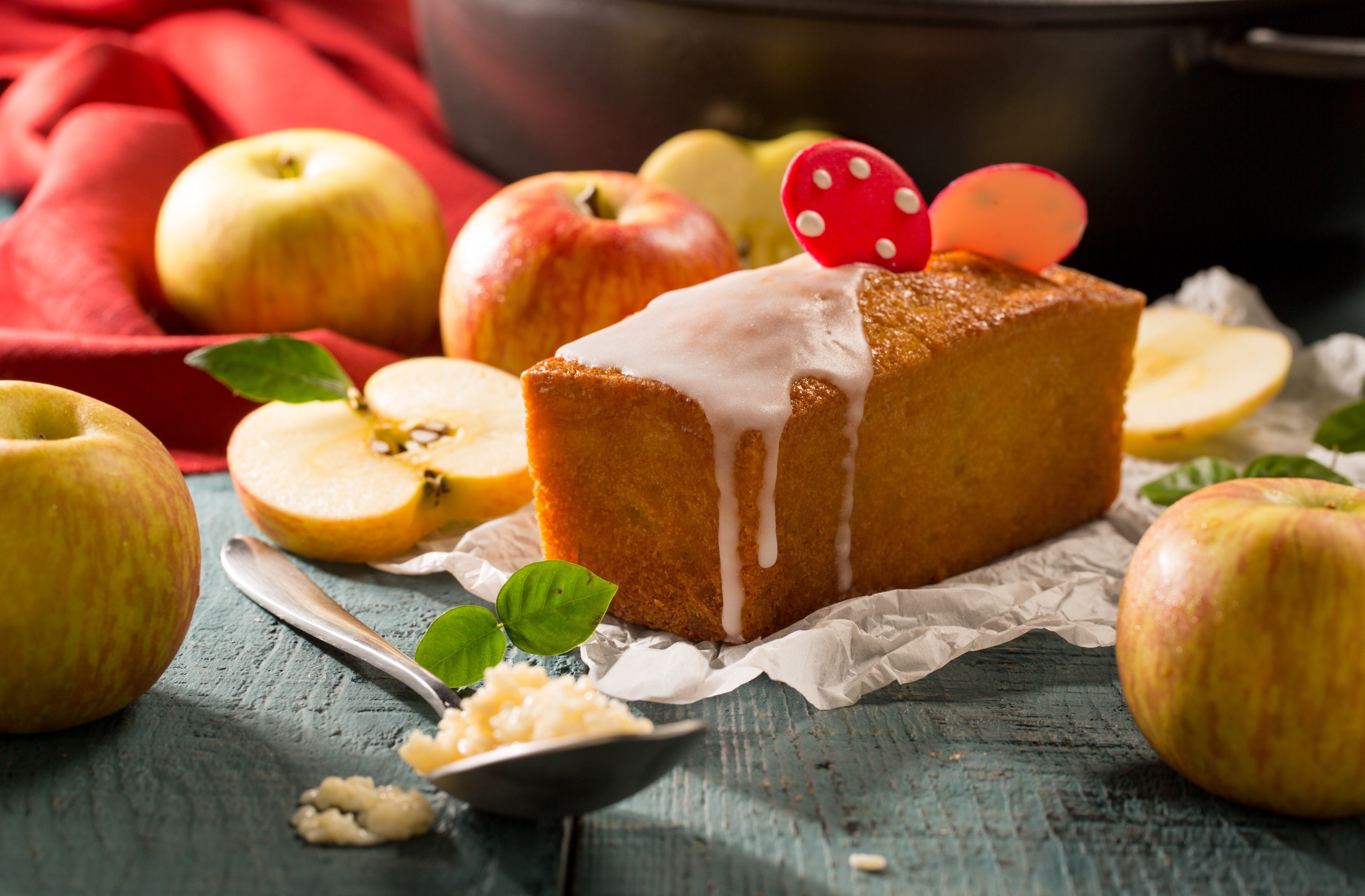 Обои яблоки, выпечка, кекс, apples, cakes, cupcake разрешение 3000x1970 Загрузить