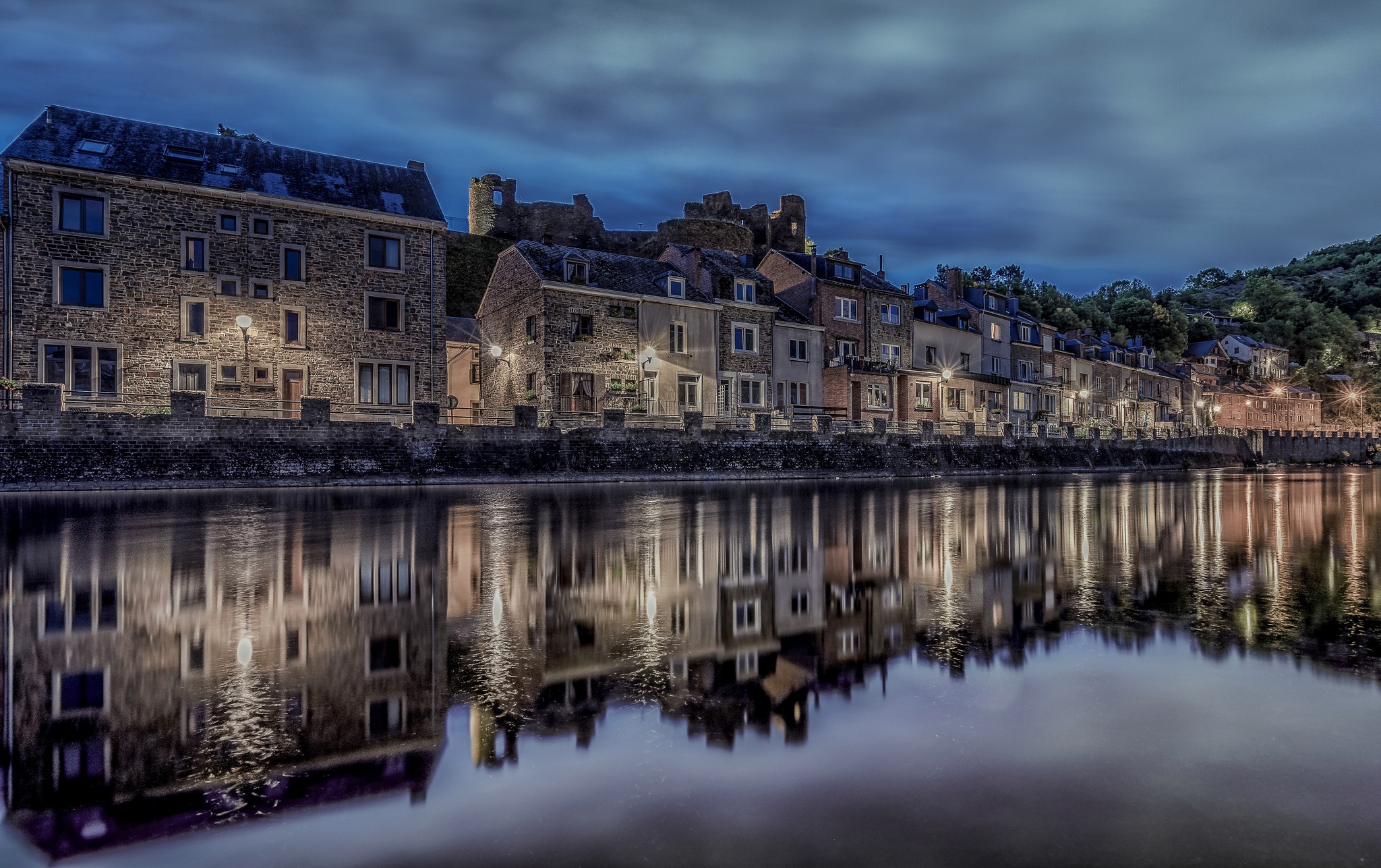 Обои река, отражение, дома, бельгия, ла-рош-ан-арден, river, reflection, home, belgium, la roche-en-ardenne разрешение 2048x1287 Загрузить