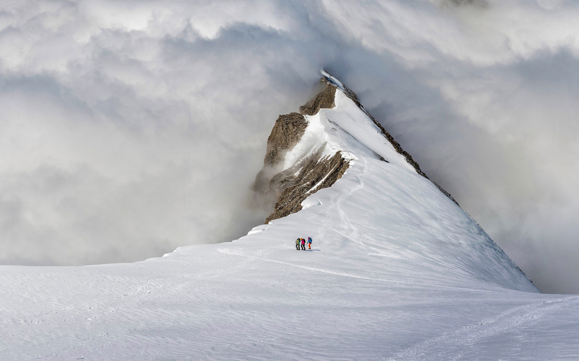 Обои снег, гора, швейцария, альпинисты, snow, mountain, switzerland, climbers разрешение 1920x1200 Загрузить