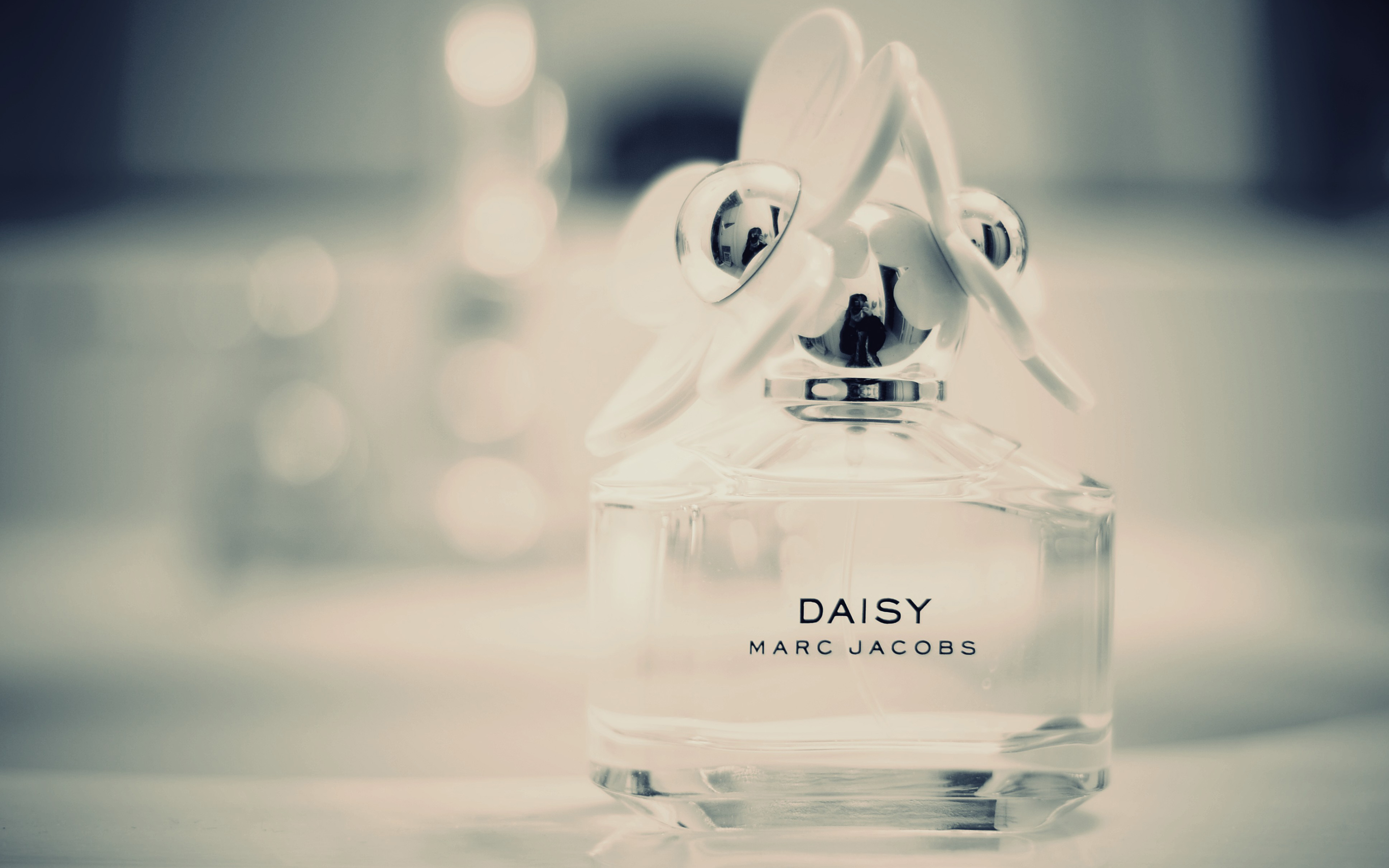 Обои аромат, духи, флакон, дейзи, marc jacobs, aroma, perfume, bottle, daisy разрешение 3840x2400 Загрузить