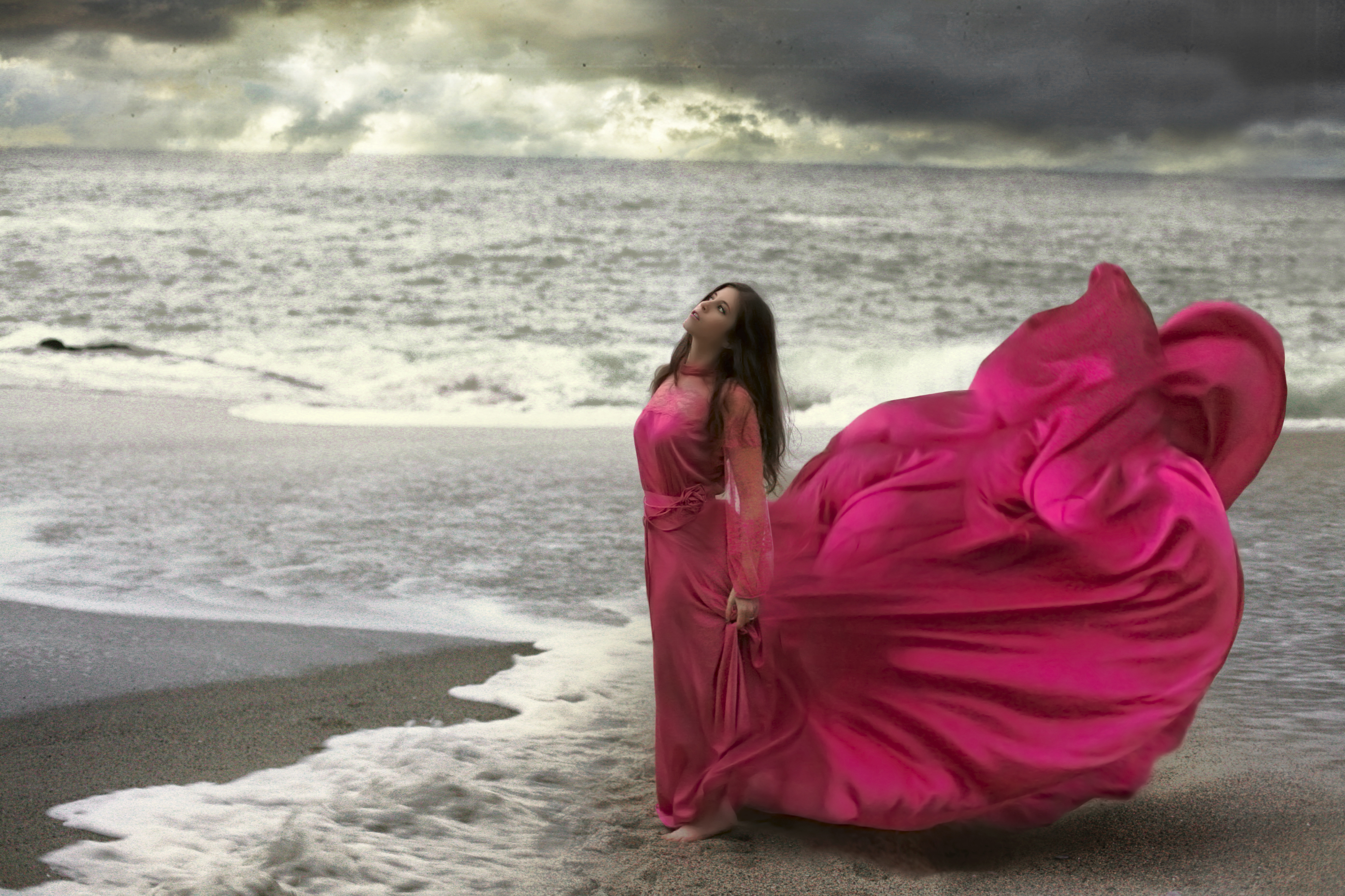 Обои берег, девушка, море, взгляд, волосы, лицо, розовое платье, shore, girl, sea, look, hair, face, pink dress разрешение 2784x1856 Загрузить