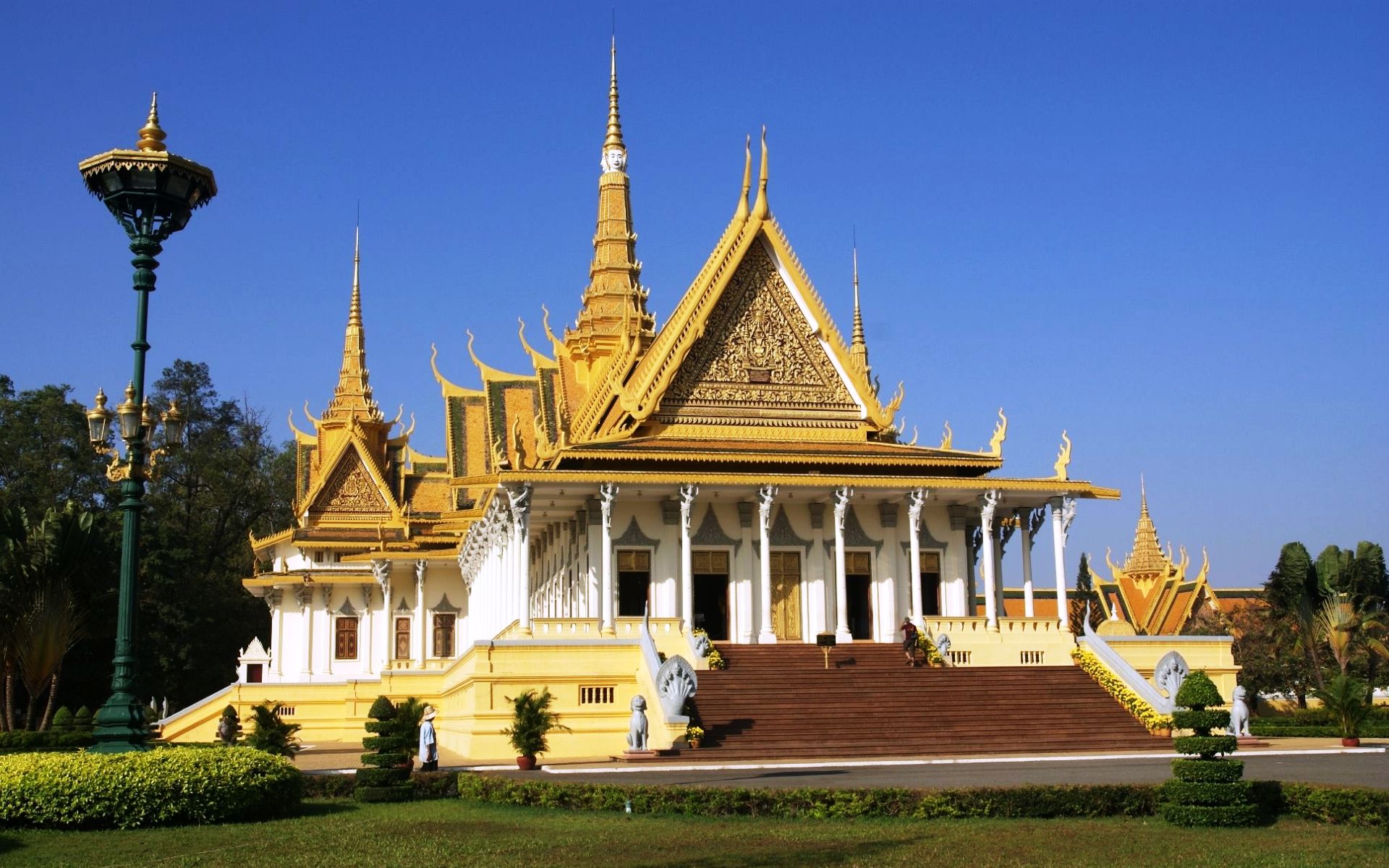 Обои дворец, камбоджа, королевский дворец, пномпень, palace, cambodia, royal palace, phnom penh разрешение 1920x1200 Загрузить