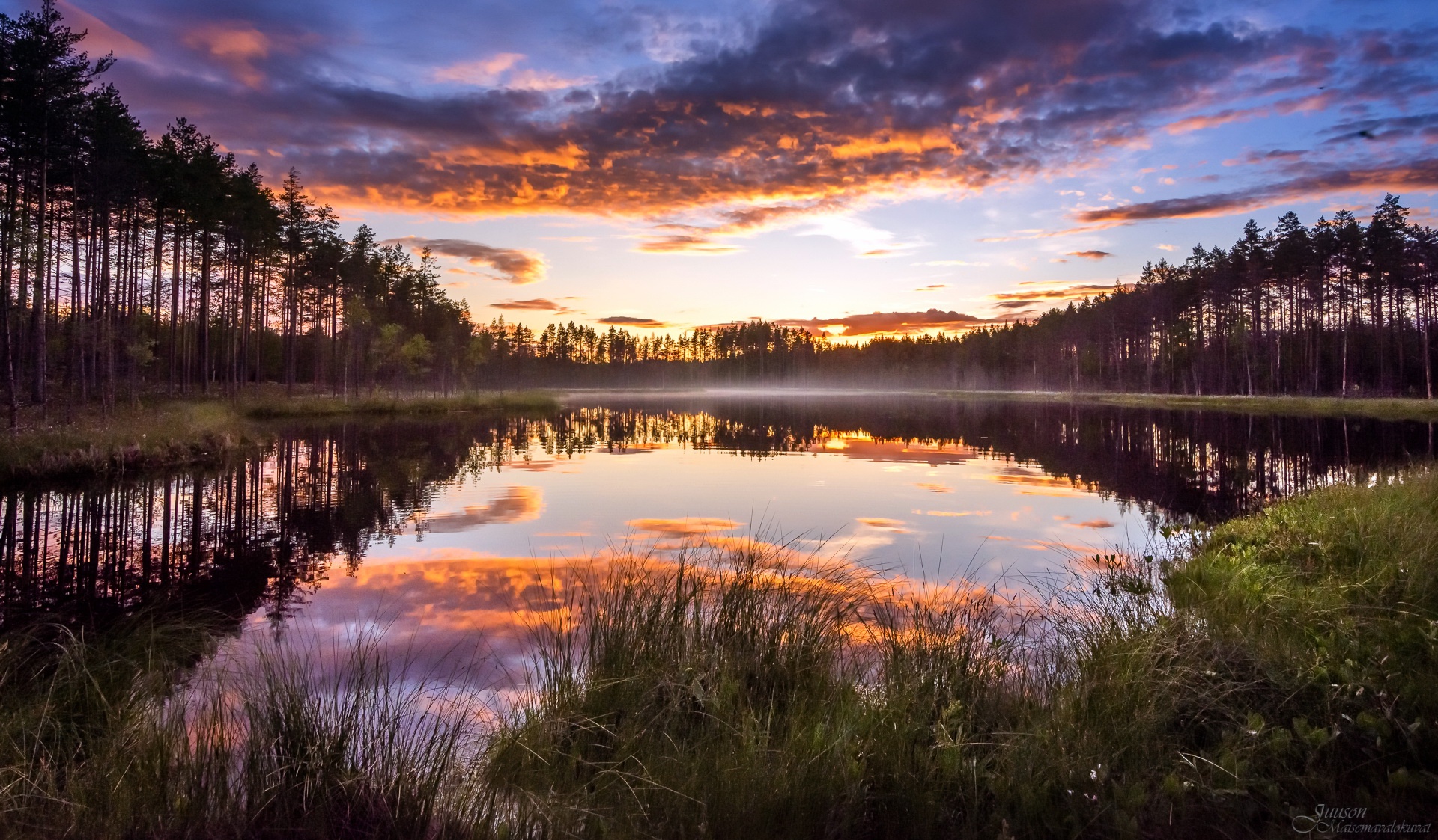 Обои небо, облака, озеро, лес, закат, отражение, туман, the sky, clouds, lake, forest, sunset, reflection, fog разрешение 1920x1123 Загрузить