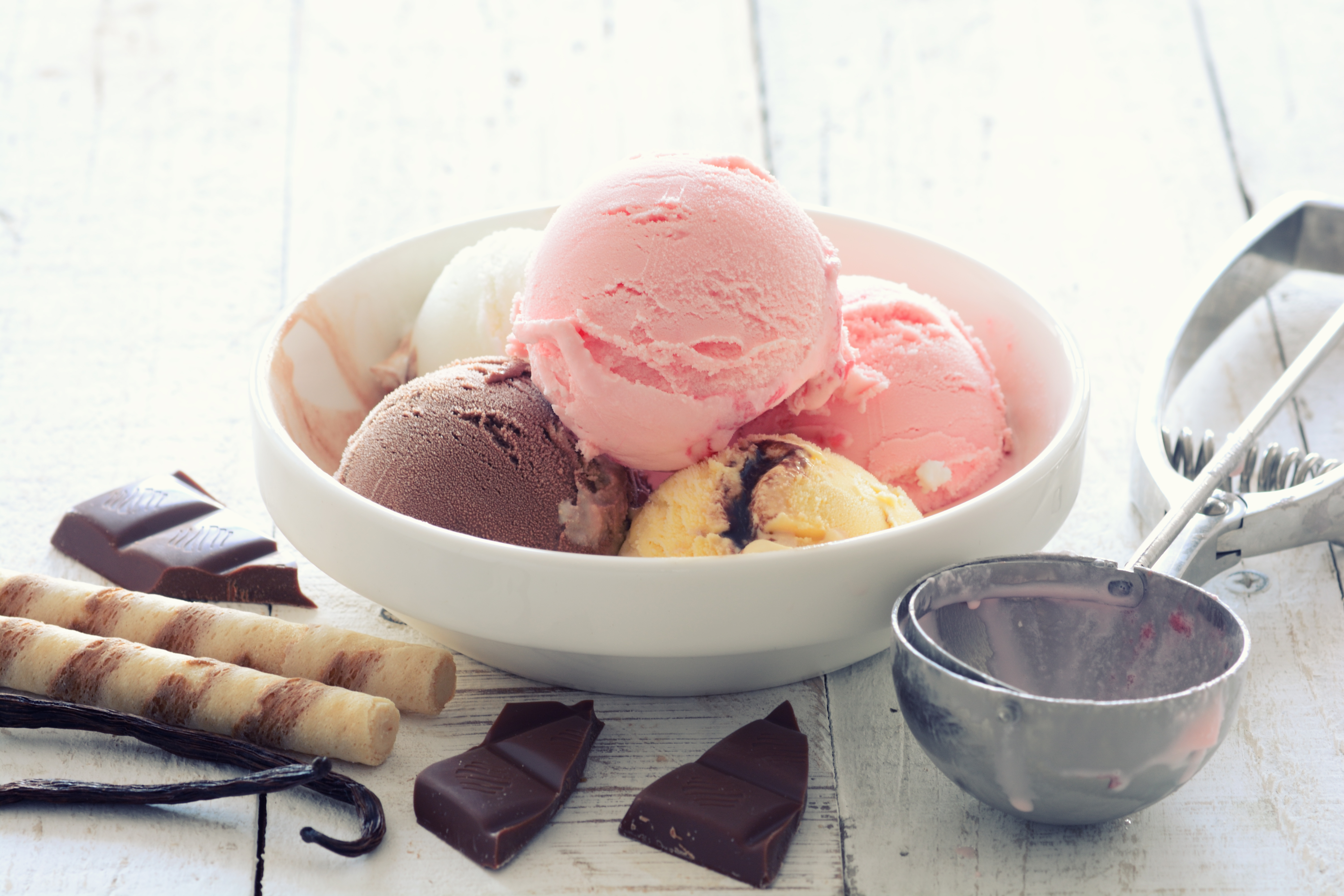Мороженое фото красивое. Мороженое. Красивое мороженое. Шарик мороженое. Мороженое Рафаэлло.